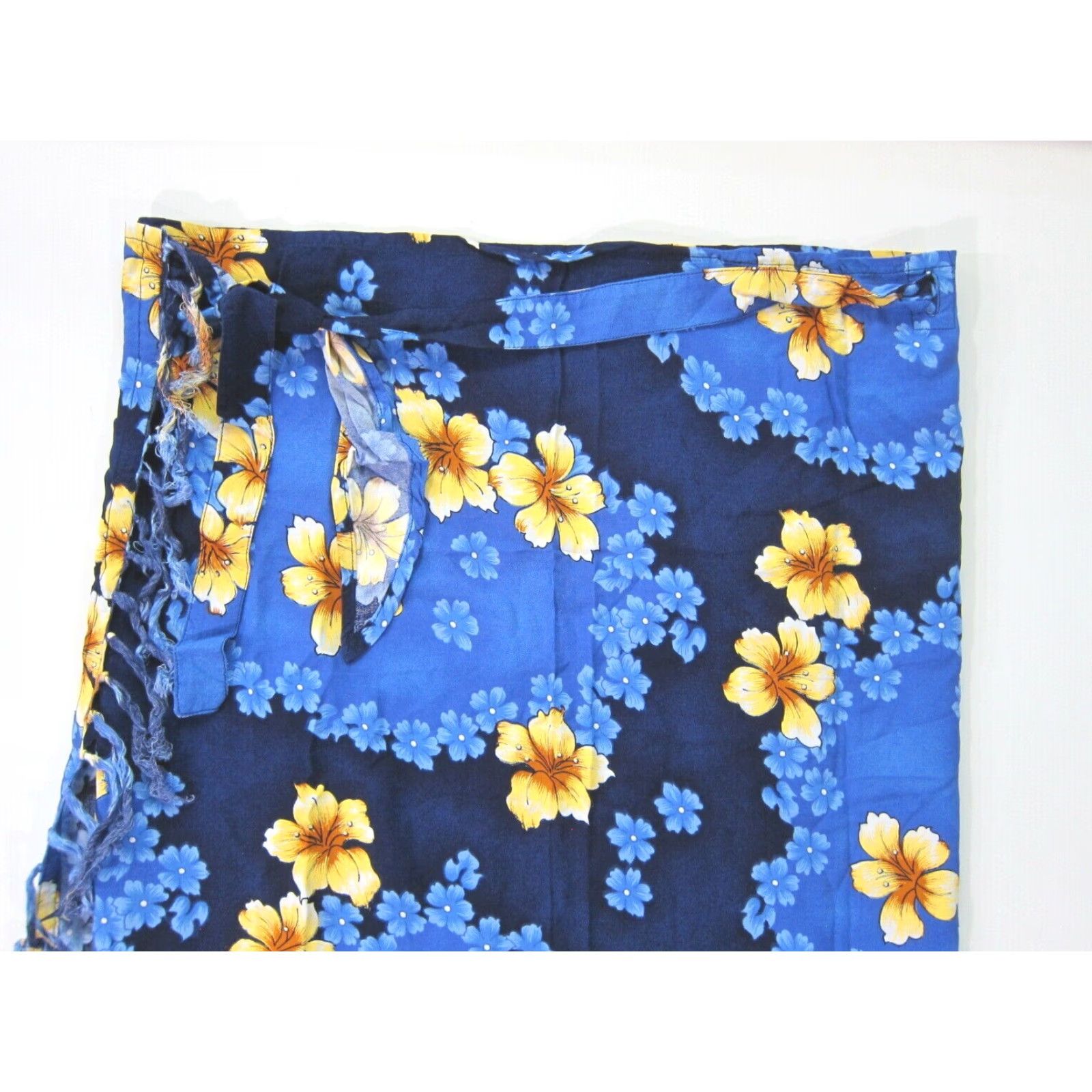 CO VINTAGE Marcia & Me & Co 100% Rayon Blue Yellow Floral Hawaiian Wrap Skirt Large Size 36" / US 14 / IT 50 - 4 Thumbnail