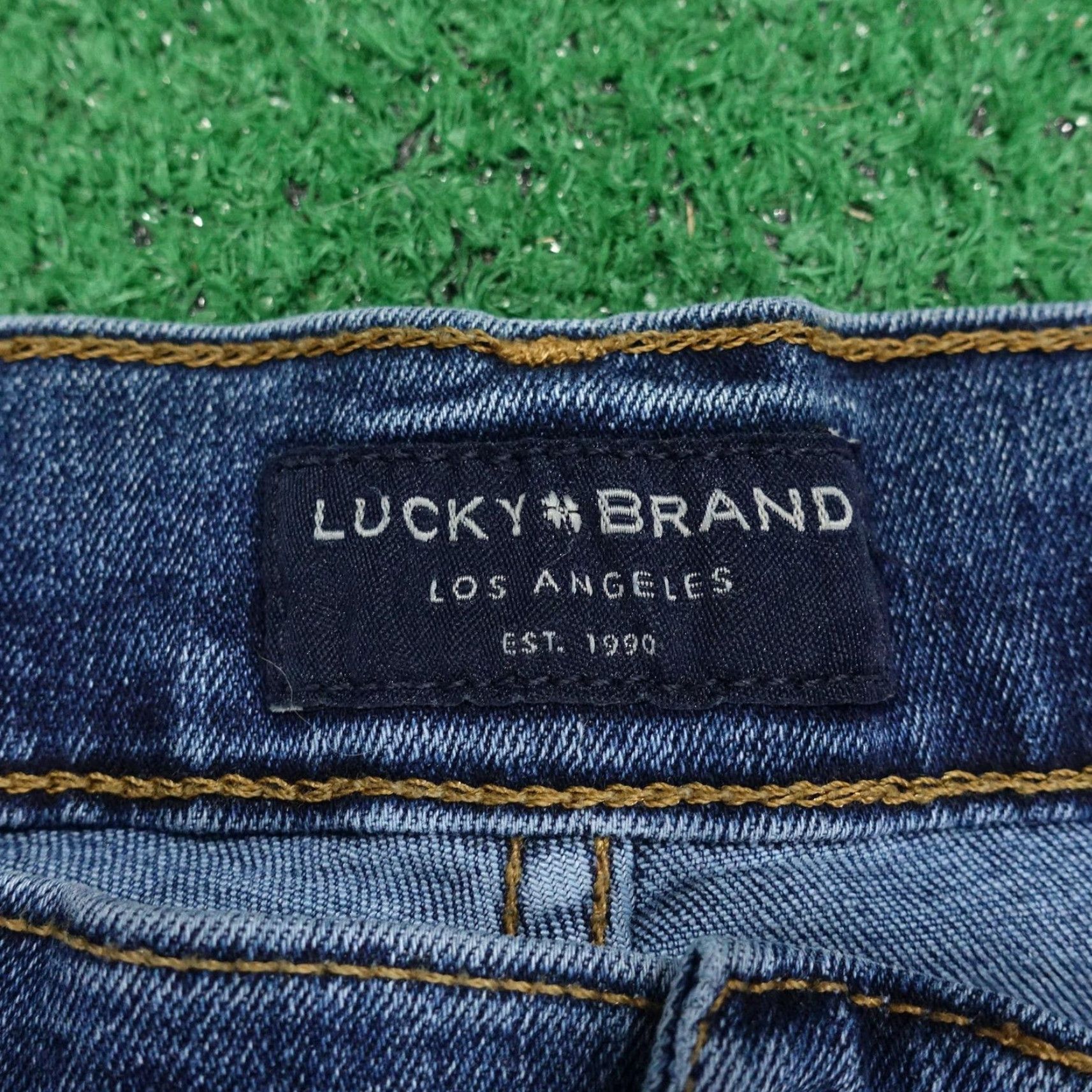 Lucky Brand LUCKY BRAND 410 ATHLETIC STRAIGHT JEANS - MEN - SIZE 40x32 - BLUE DENIM ZIP FLY - REGULAR FIT - GENTLY WORN" Size US 40 / EU 56 - 7 Thumbnail