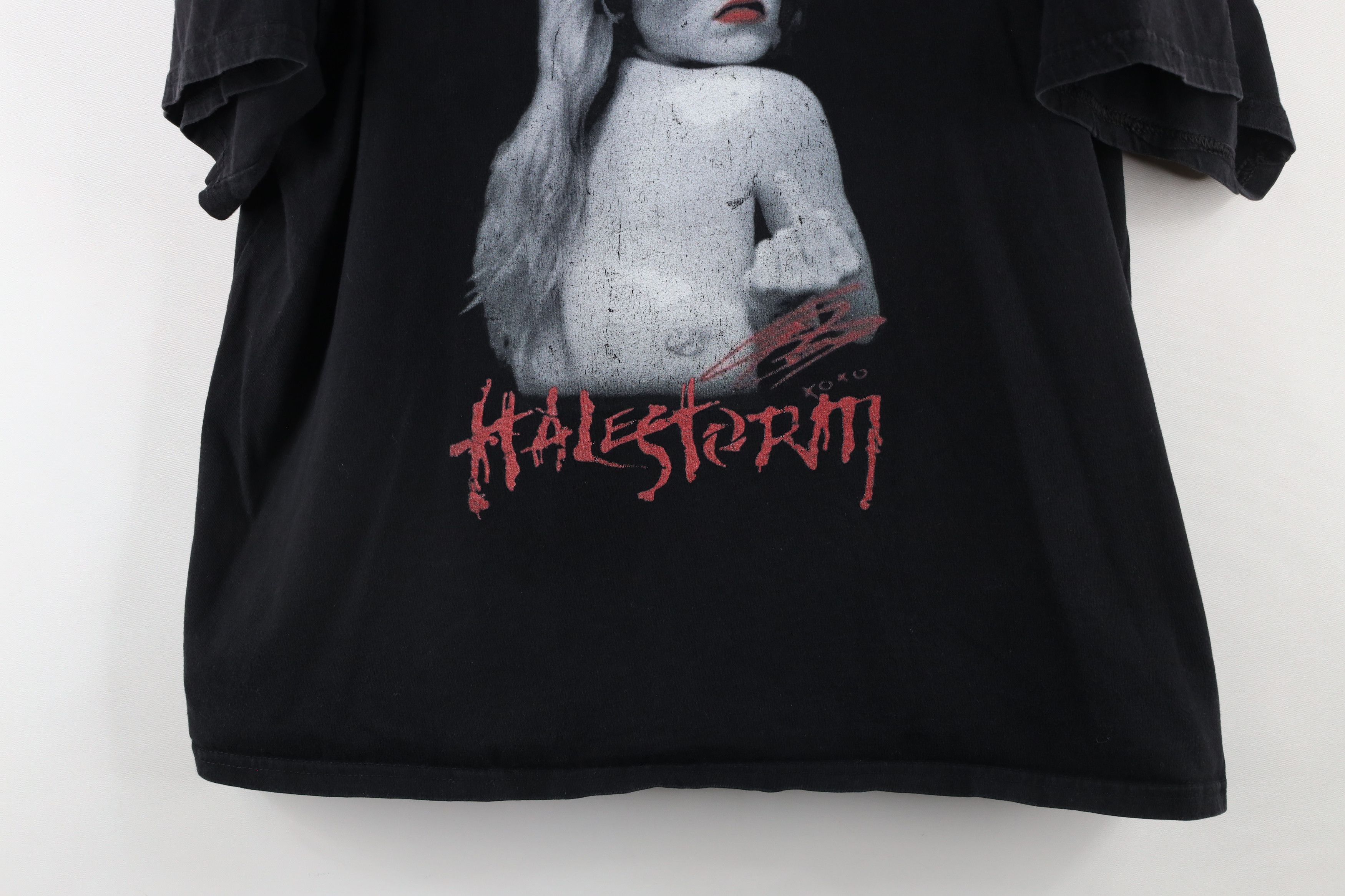 Vintage Vintage Streetwear Spell Out Halestorm Band T-Shirt Black Size US L / EU 52-54 / 3 - 3 Thumbnail