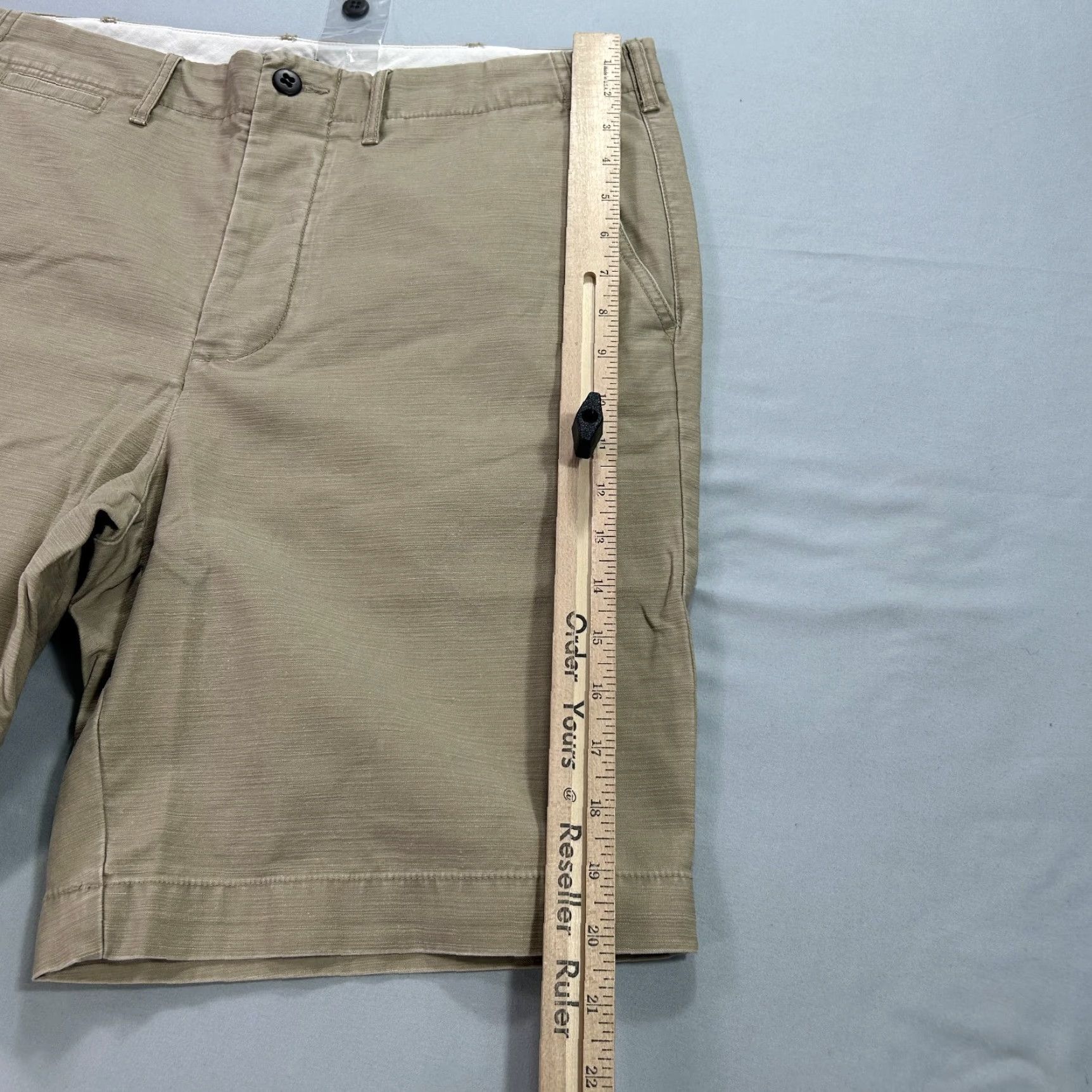 Vintage J. Peterman Chino Shorts Mens 34 Beige Flat Front Casual Preppy Minimalist Size US 34 / EU 50 - 5 Thumbnail