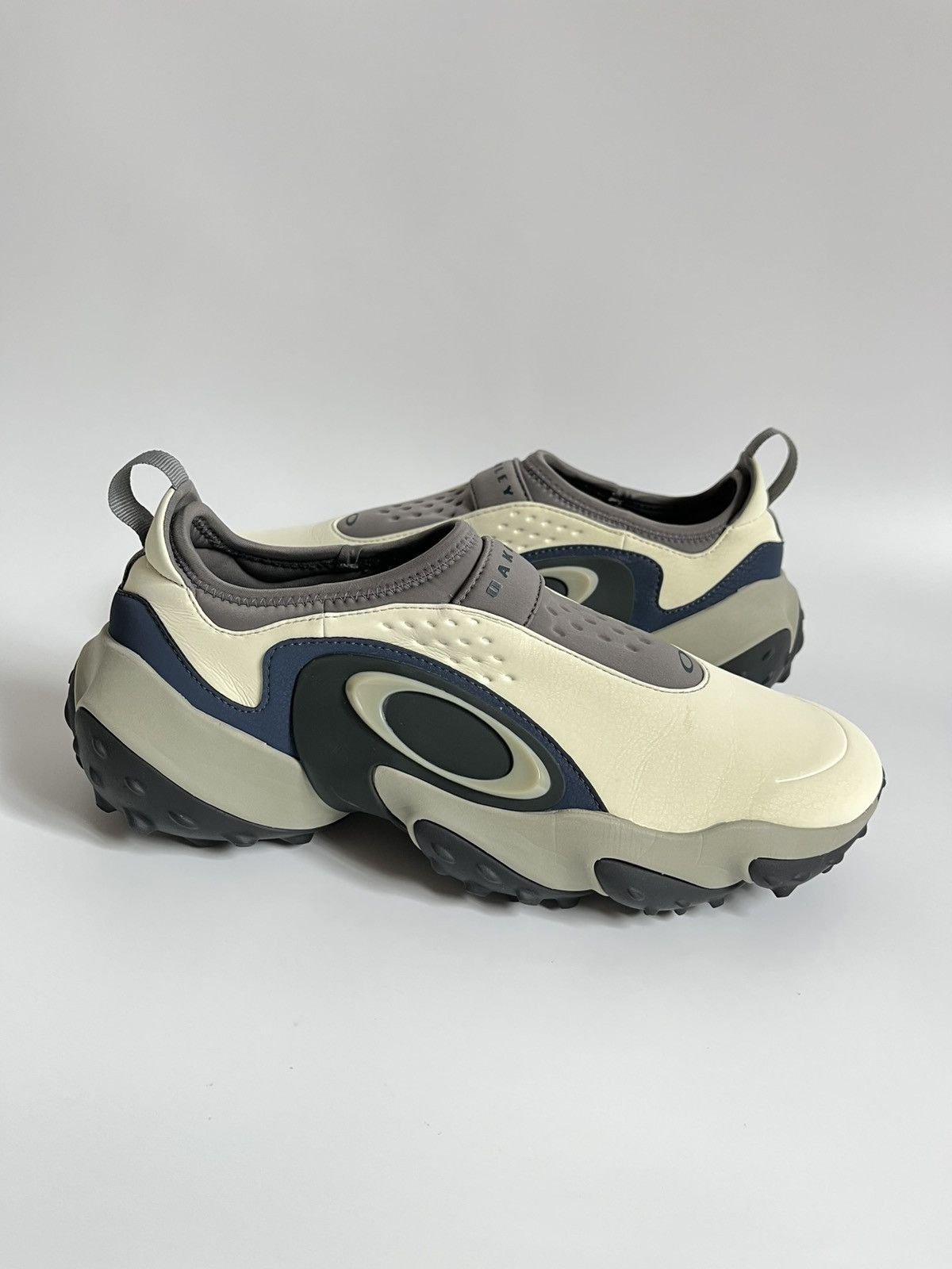 Oakley Oakley Edge Icon “Cream Navy” Size US 11 / EU 44 - 9 Thumbnail
