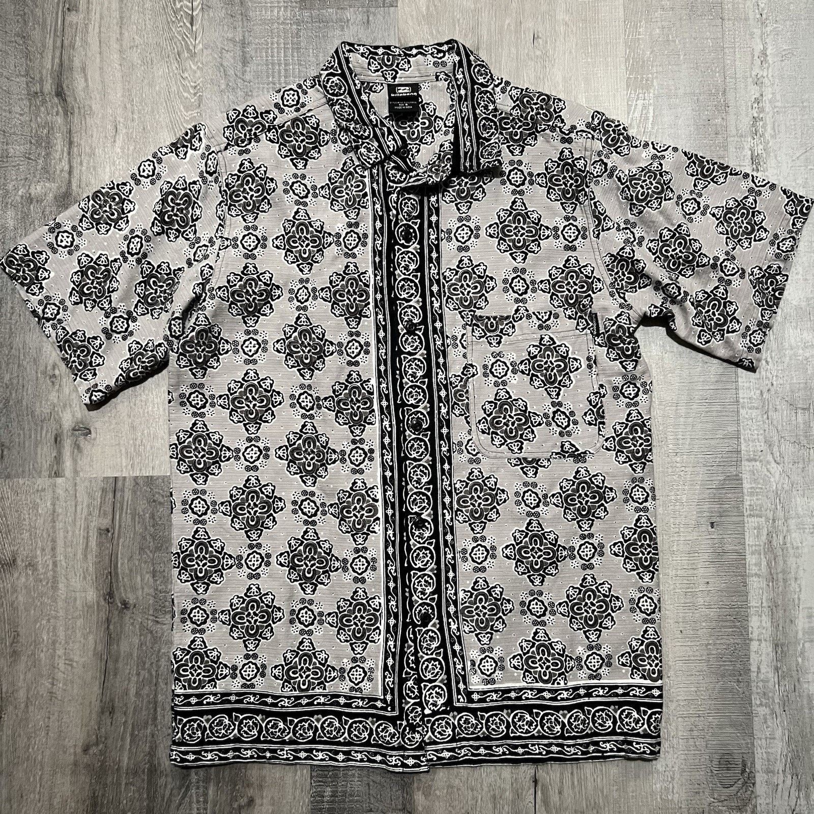 Billabong VTG Billabong Mandala Tile Motif Button Shirt 90s Y2K Boho S Size US S / EU 44-46 / 1 - 1 Thumbnail