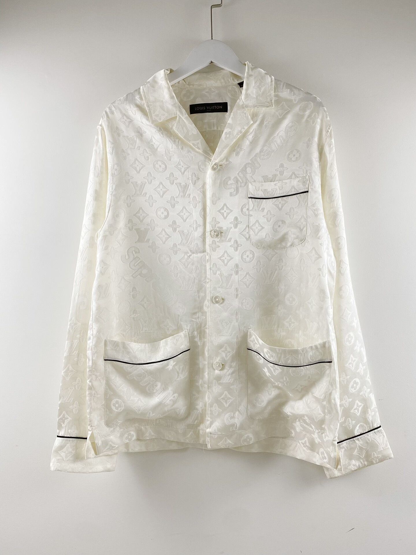 Louis Vuitton Louis Vuitton Supreme Silk Pajama Set Size M / US 6-8 / IT 42-44 - 1 Thumbnail