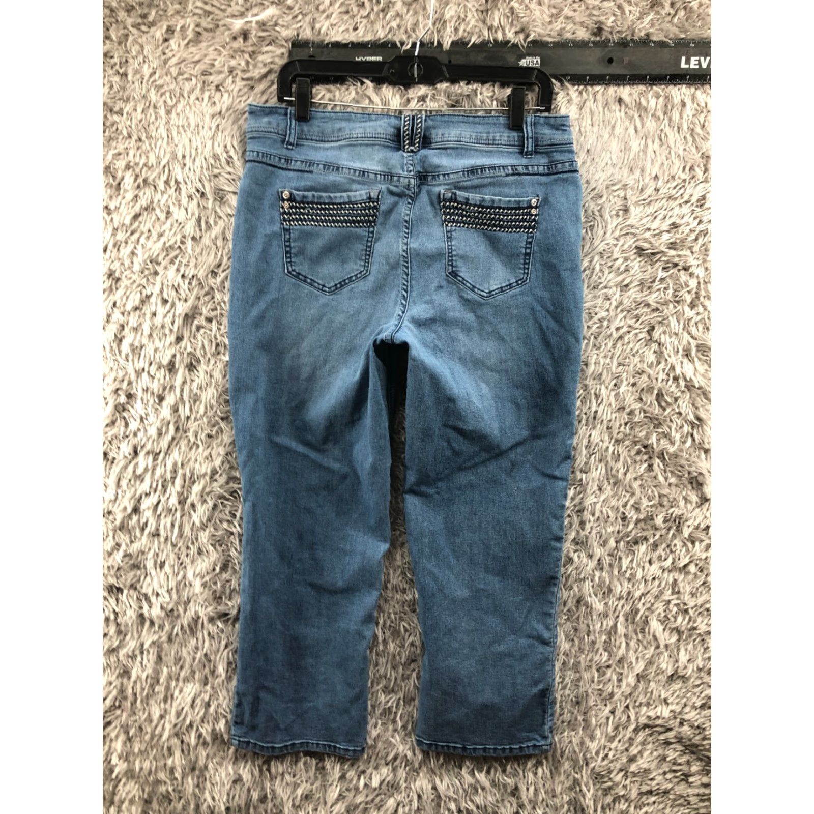 Vintage Christopher & Banks Crop Jeans Size 12 Womens Medium Wash Blue Jeans Crop Style 5-Pocket Regular Rise Belt Loops Denim Cotton Size 34" / US 12 / IT 48 - 7 Thumbnail