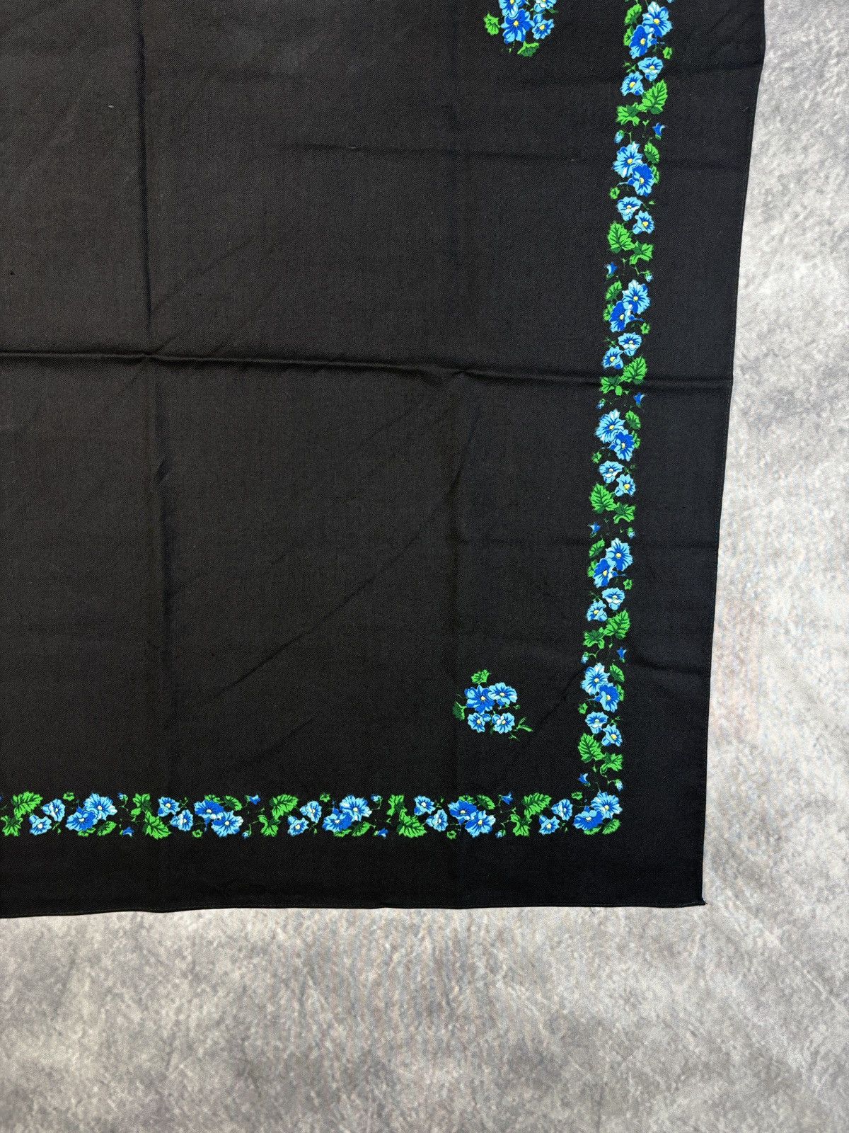 Vintage Vintage Hand Printed Wool Scarf 1960s 1970s Cashmere Scarf Size ONE SIZE - 22 Thumbnail
