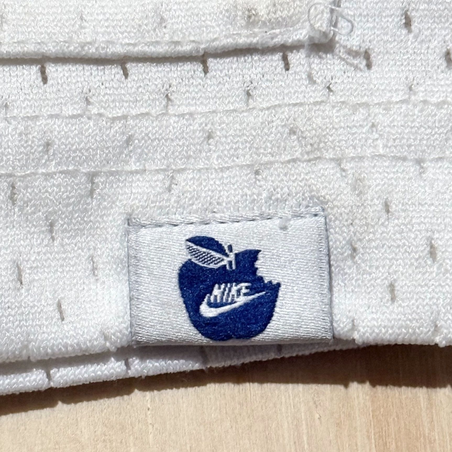 Nike VINTAGE Nike NYC Manhattan Big Apple Football Hoodie White Long Sleeve Men Large Size US L / EU 52-54 / 3 - 5 Thumbnail