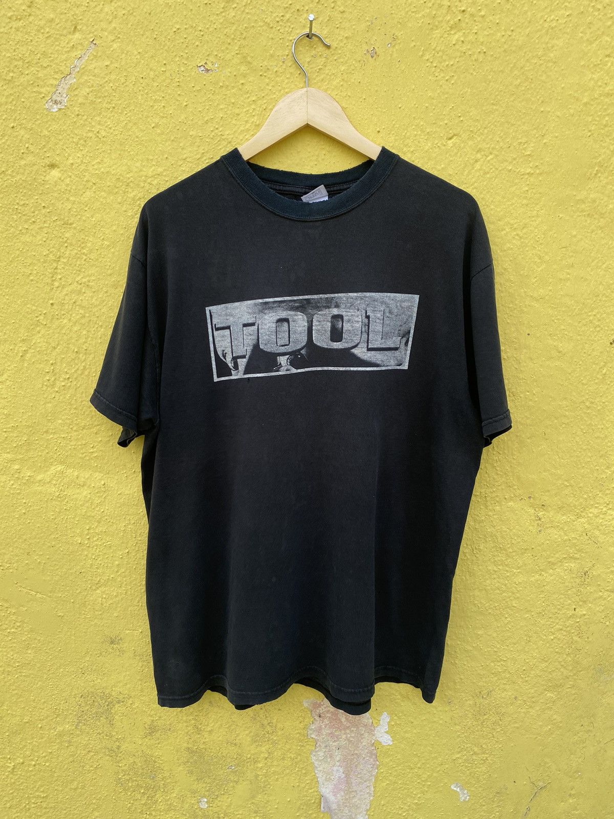 Band Tees Vintage tool schism band t shirt Size US XL / EU 56 / 4 - 22 Thumbnail