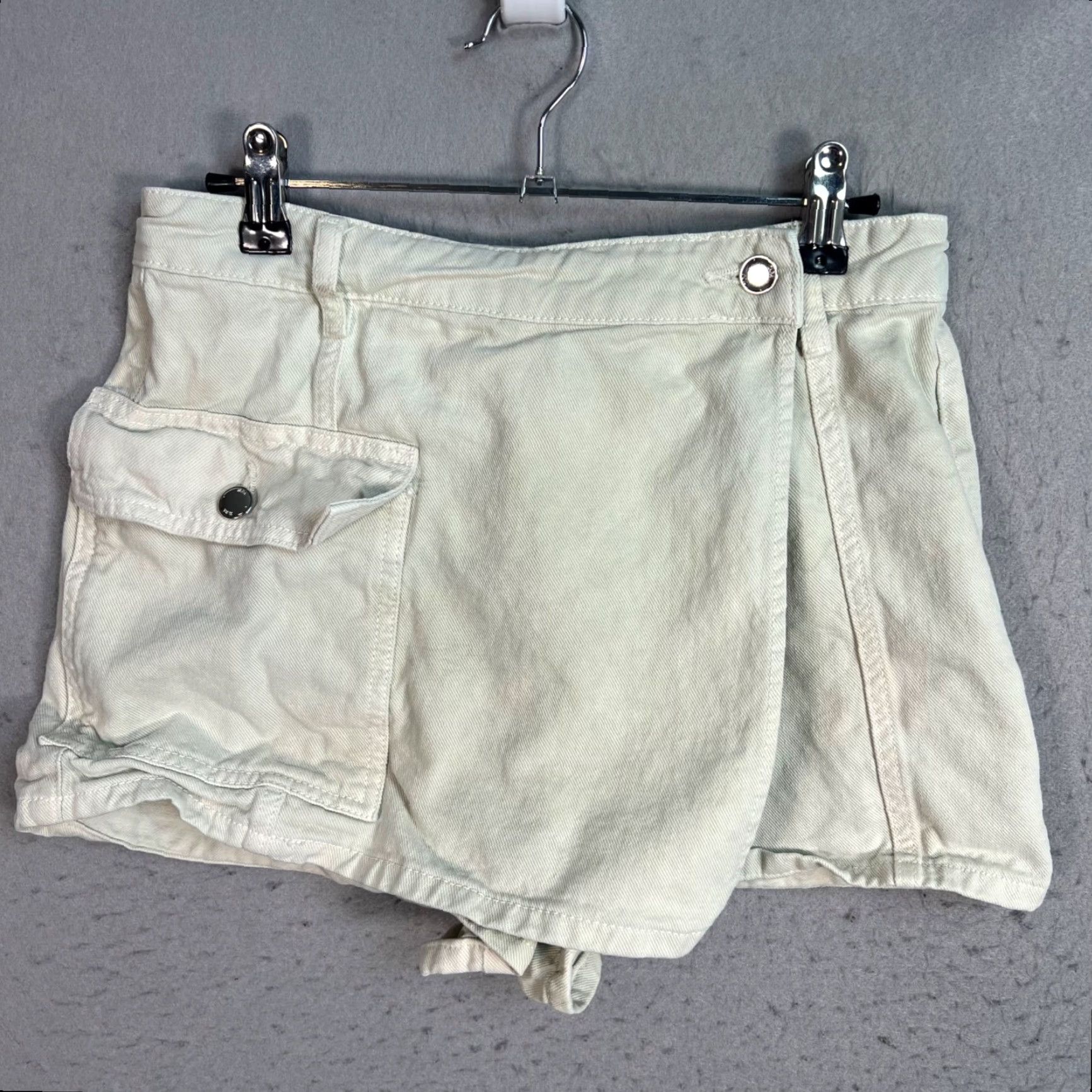 Zara VINTAGE Zara Womens XS Light Green Cotton Cargo Wrap Shorts Size 26" / US 2 / IT 38 - 2 Thumbnail