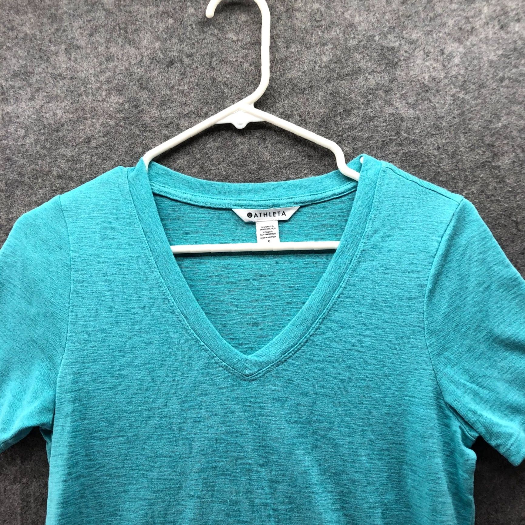 Athleta VINTAGE? Athleta Breezy V Neck T Shirt Womens S Blue Short Sleeve Slub Round Hem Size S / US 4 / IT 40 - 4 Thumbnail
