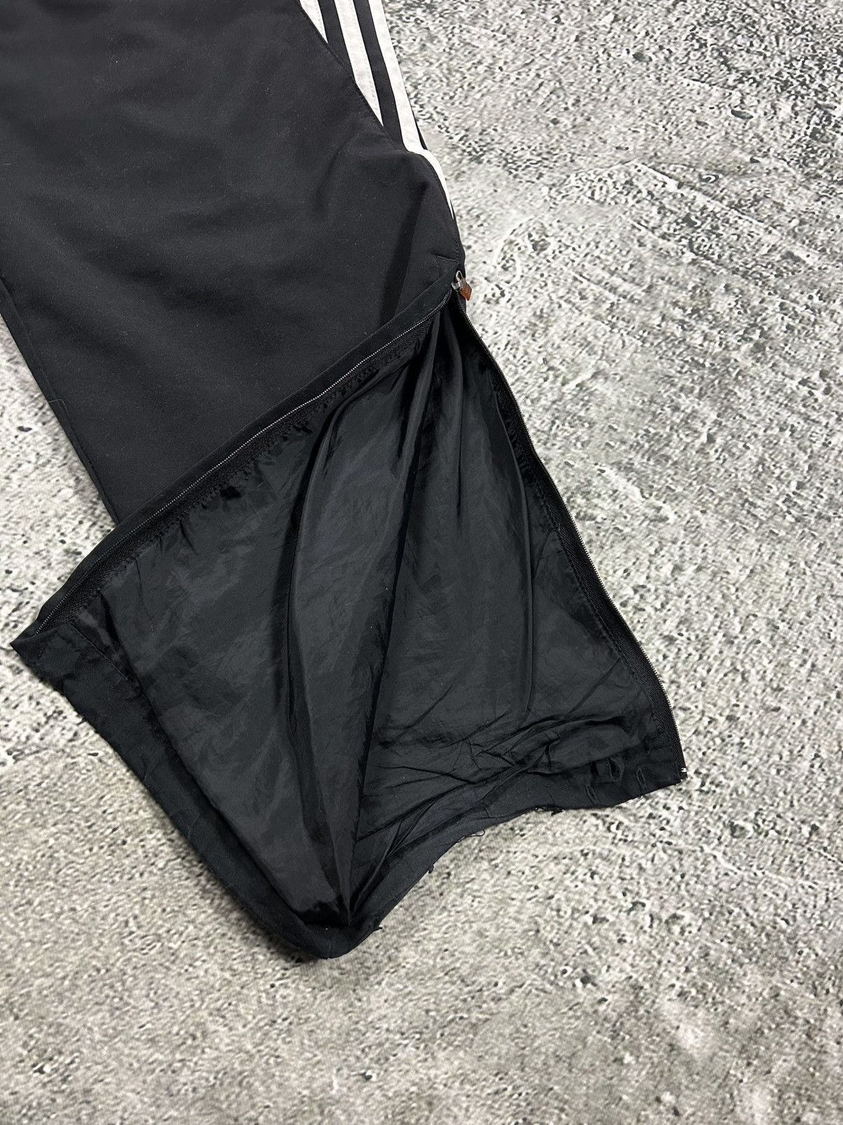 Adidas × Vintage Adidas track suit vintage red black nylon track pants drill Size US S / EU 44-46 / 1 - 17 Thumbnail