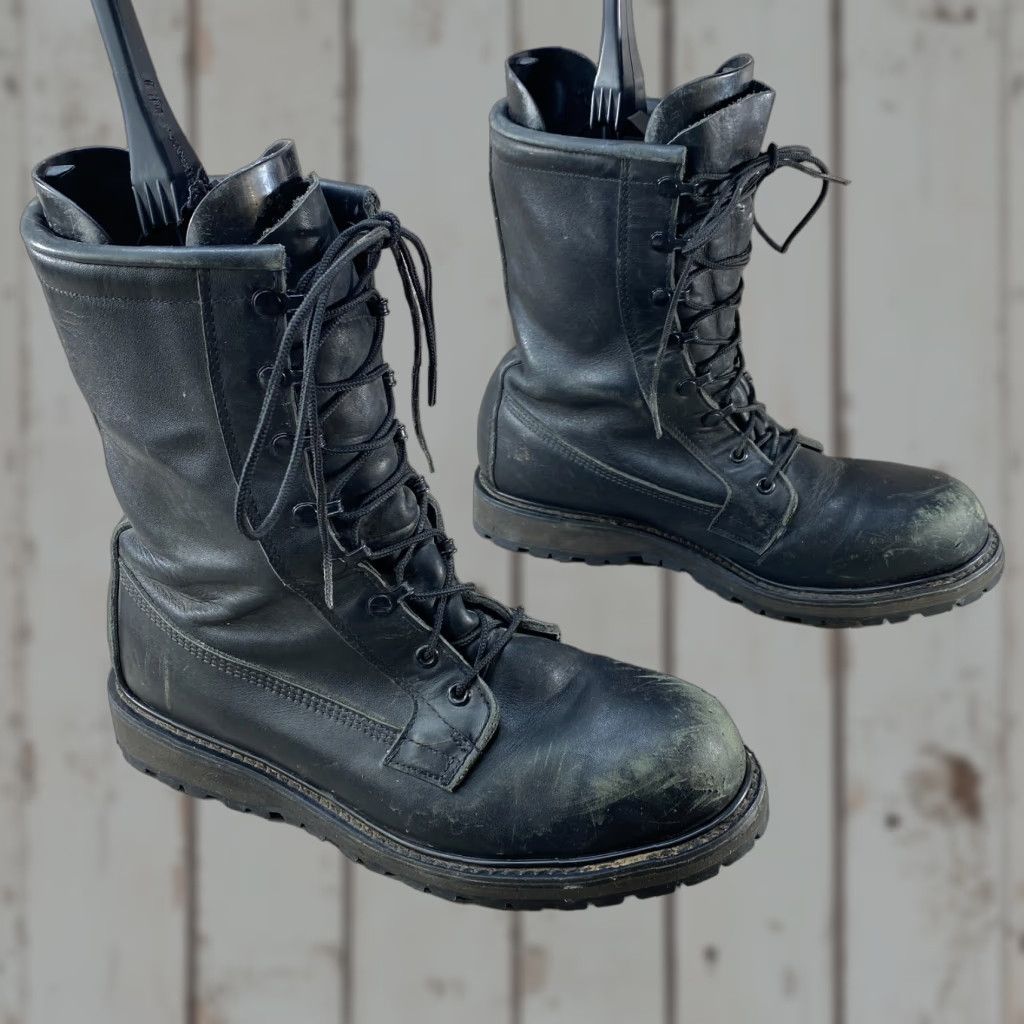 Vintage Bates Men's 9.5 W Black Leather Gore-Tex Military Combat Boots Vibram Sole Boots Military Gore-Tex Vibram Sole Black Leather Bates 11460 9.5 W Mens Size US 10 / EU 43 - 1 Thumbnail