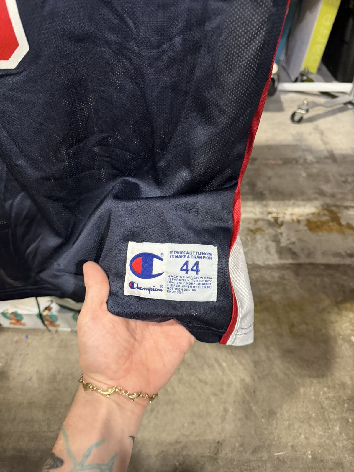 Champion Vintage 2000s Vince Carter Champion Team USA Jersey Sz 44 Size US L / EU 52-54 / 3 - 2 Thumbnail