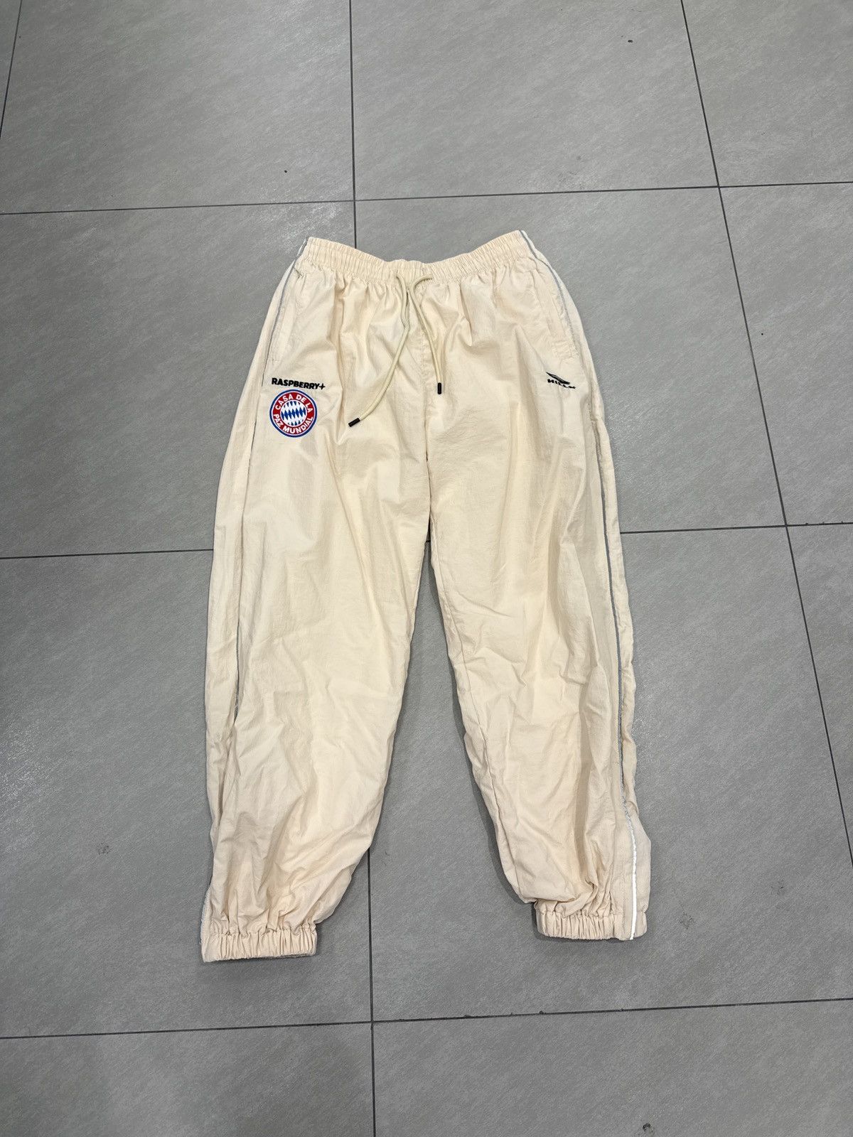 GVGallery Raspberry Hills Casa Track Pants Cream XS