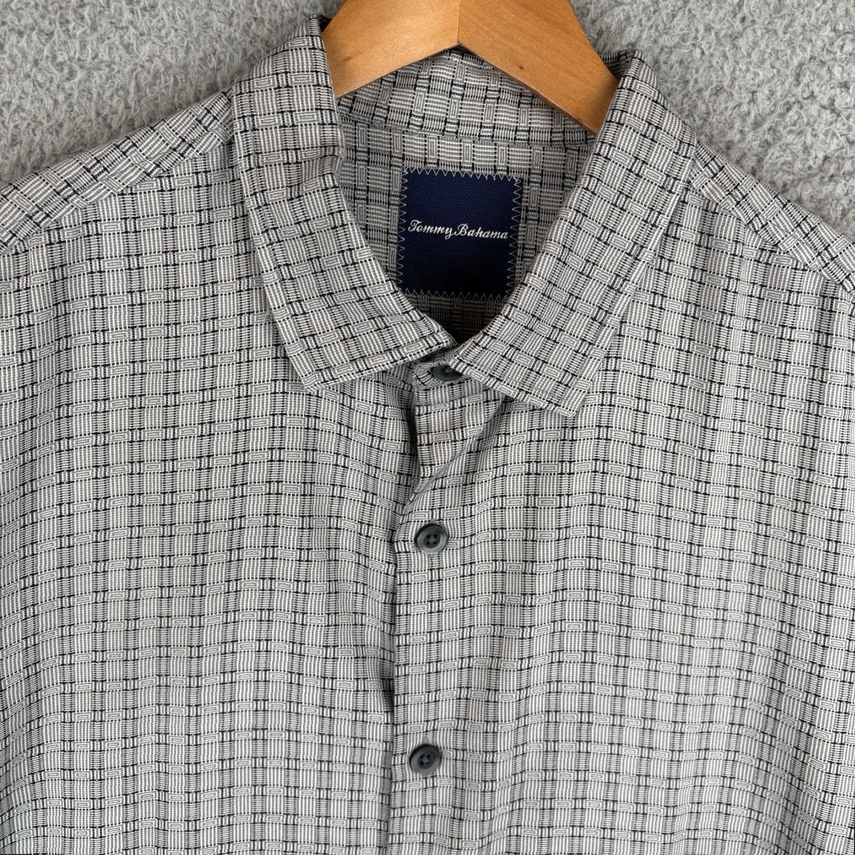 Tommy Bahama Tommy Bahama Shirt Mens XL Gray Geometric 100% Silk Short Sleeve Button-Up Collared Button Size US XL / EU 56 / 4 - 2 Thumbnail