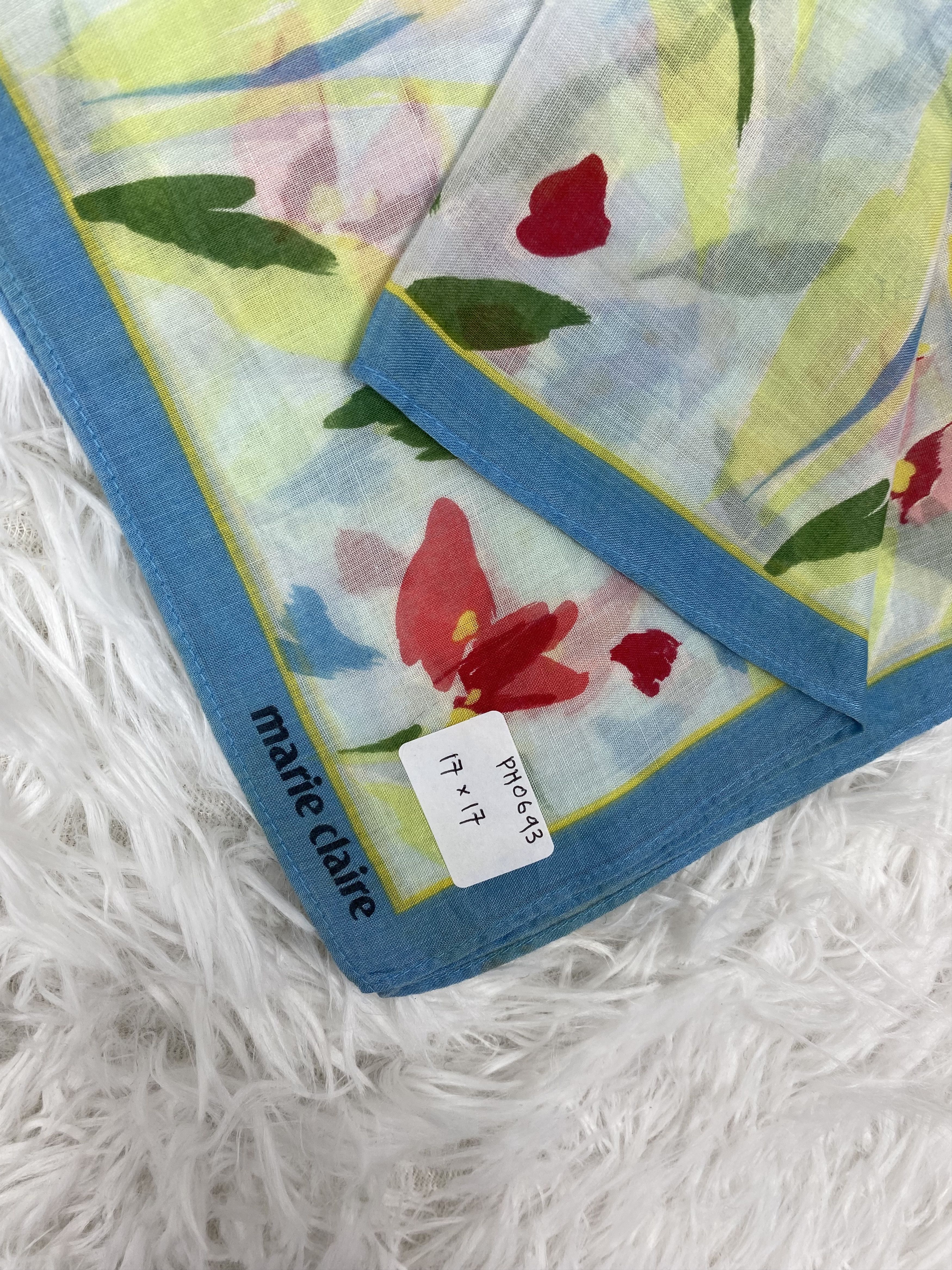 Vintage Vintage Marie Claire Handkerchief Neckerchief PH0693 Size ONE SIZE - 2 Thumbnail