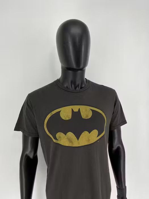 DC Comics Vintage Y2K Early Vintage Cool Faded Batman Tee Size US L / EU 52-54 / 3 - 4 Thumbnail