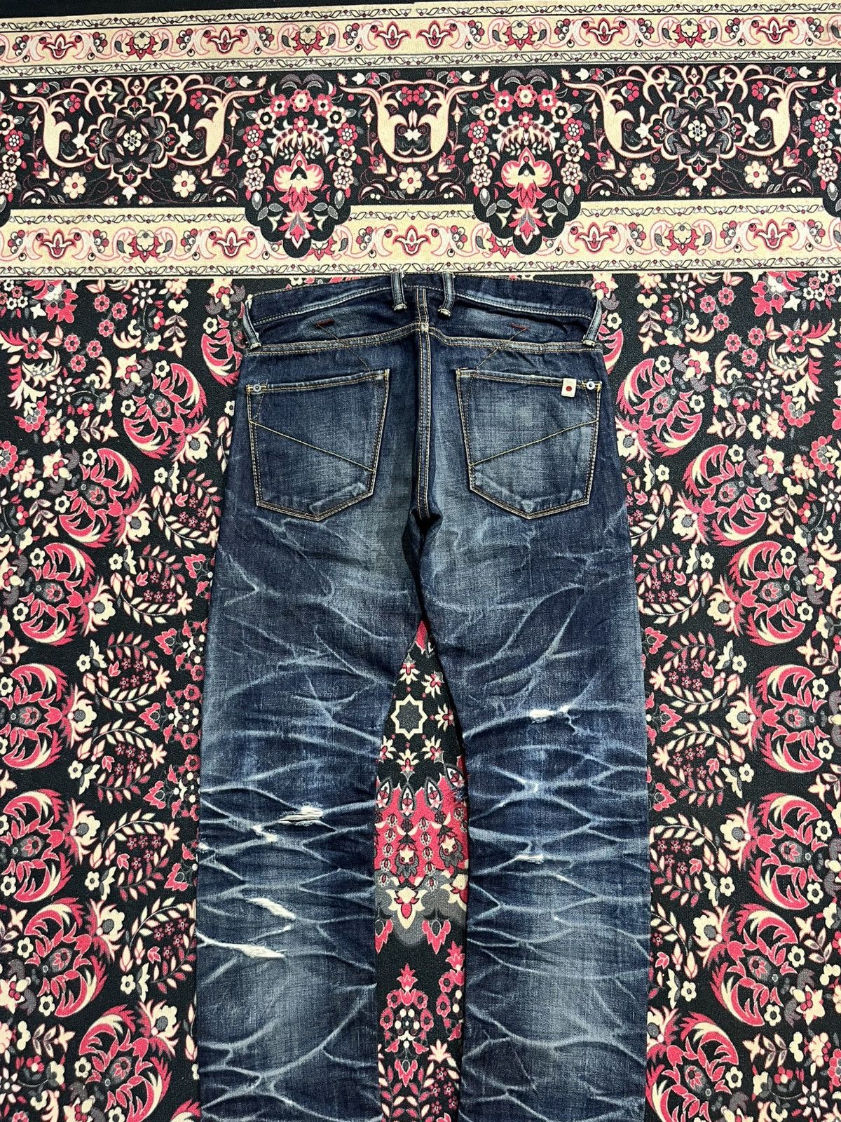 Undercover Japan DeeTA Heavy Faded Distress Slim Straight Selvedge Jean Size US 28 / EU 44 - 7 Thumbnail