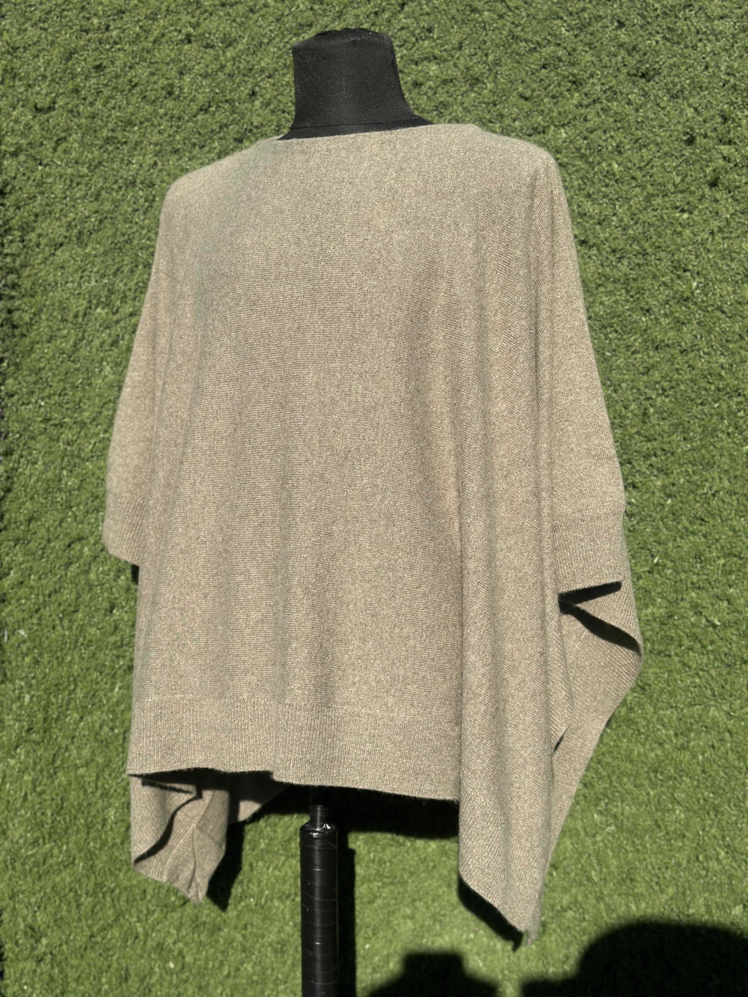 Ralph Lauren Ralph Lauren 100% Cashmere Open-Side Poncho Cardigan Rib ML Size M / US 6-8 / IT 42-44 - 11 Thumbnail