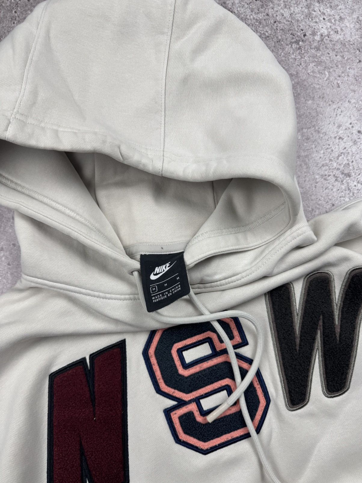 Nike Vintage Nike NSW Boxy Y2K Centre logo Oversized Hoodie Size US L / EU 52-54 / 3 - 5 Thumbnail