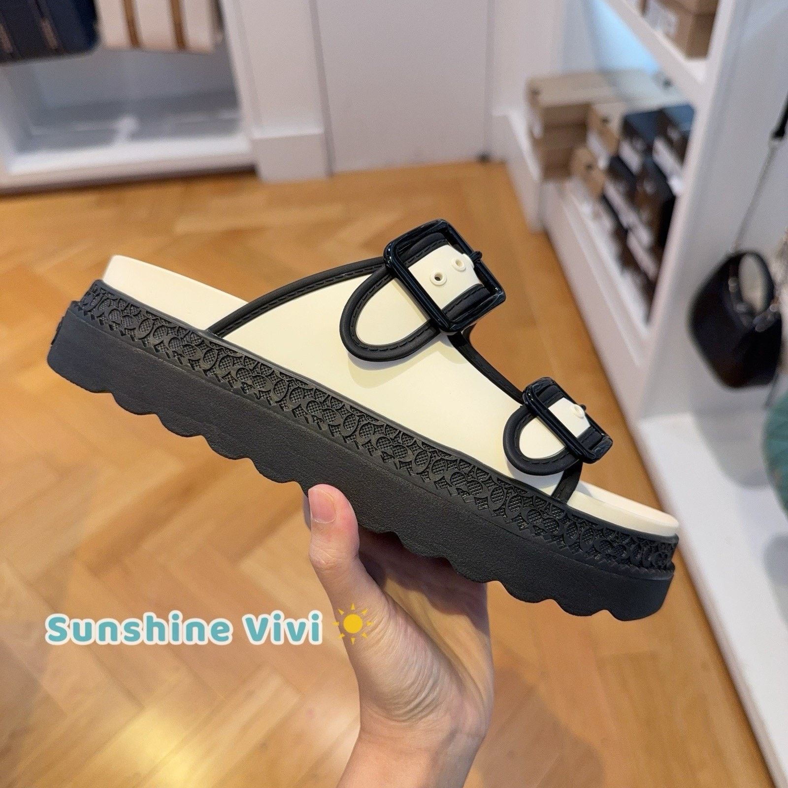 Coach NWT Coach Women’s Lainey Sandal CR875 Chalk & Black US 7 Size US 7 / IT 37 - 4 Thumbnail