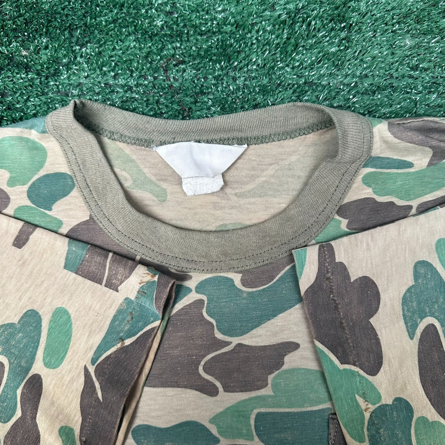 Vintage Vintage 80s Duxbak Duck Camo T-Shirt Paper Thin Single Stitc Size US M / EU 48-50 / 2 - 3 Thumbnail