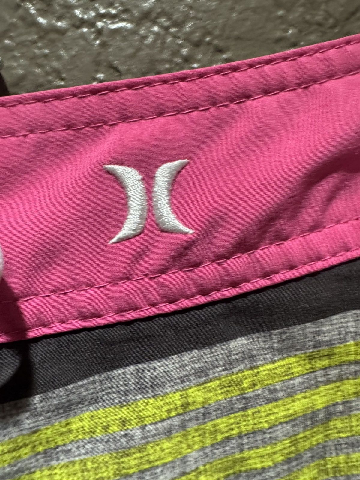 Hurley Vintage 2000s Y2k Hurley Neon Yellow Pink Grey Black Size US 30 / EU 46 - 5 Thumbnail