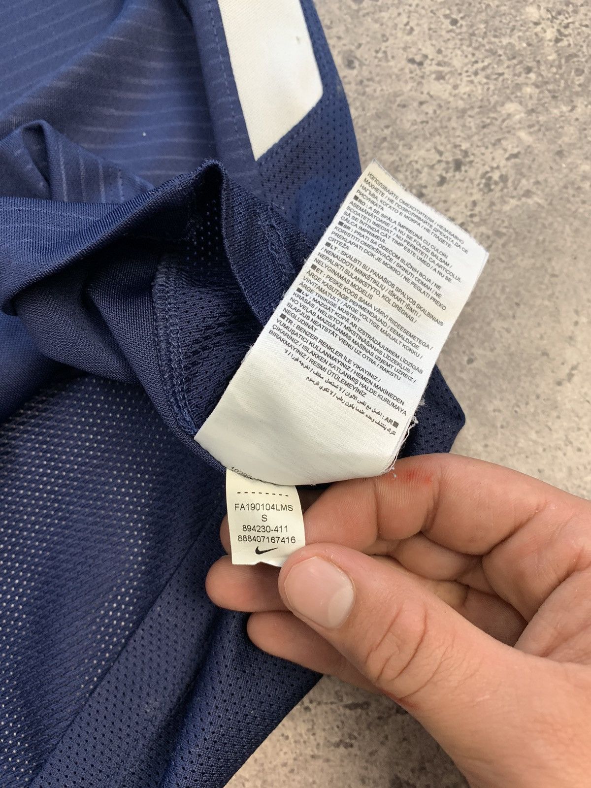 Nike Vintage Nike Zurich blockcore tee y2k sk8 streetwear faded Size US S / EU 44-46 / 1 - 7 Thumbnail