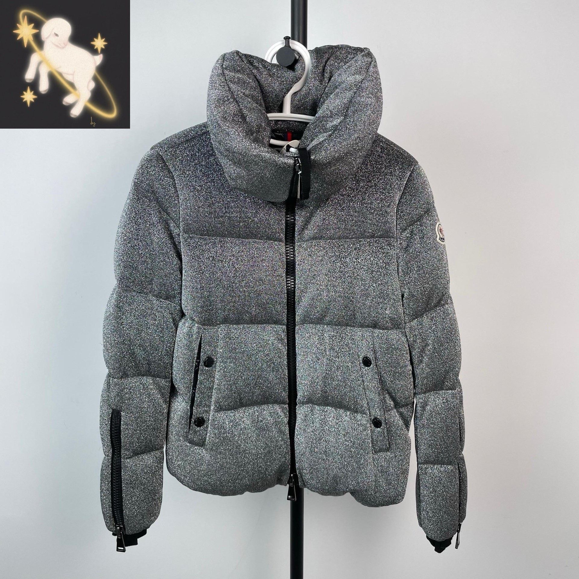 Moncler Moncler Down Gray Down Jacket M Women Size M / US 6-8 / IT 42-44 - 1 Thumbnail