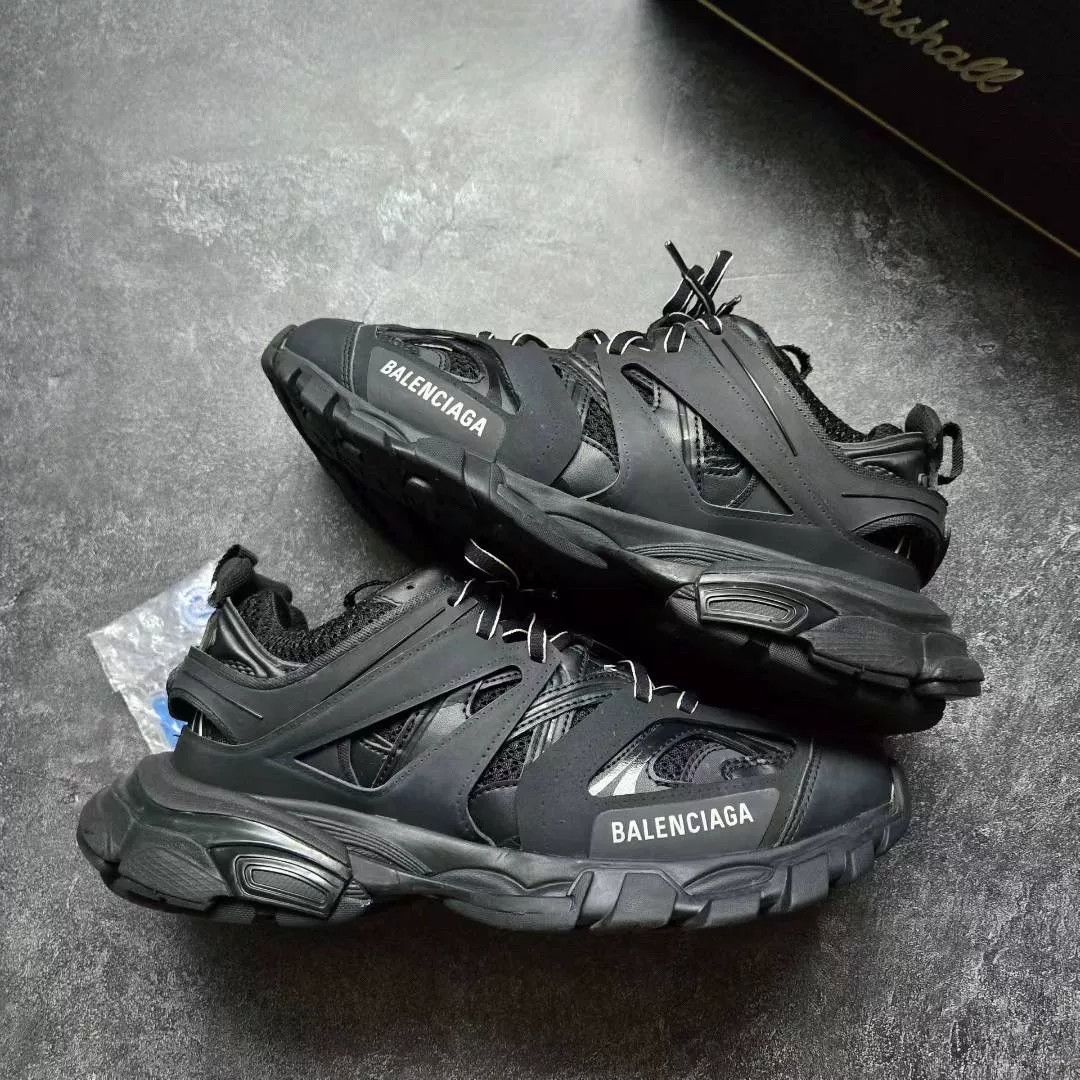 Balenciaga Balenciaga Black Lowtop Sneakers 39 Men Size US 6.5 / EU 39-40 - 1 Thumbnail