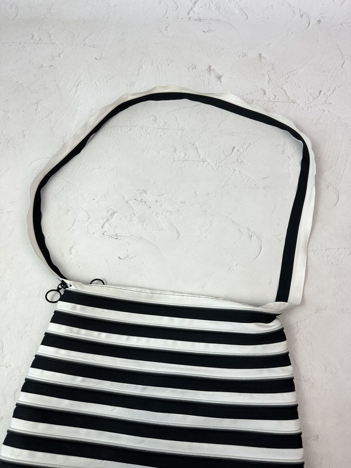 20471120 × Beauty Beast × Vintage Vintage Zipper Stripped Bag Size ONE SIZE - 7 Thumbnail