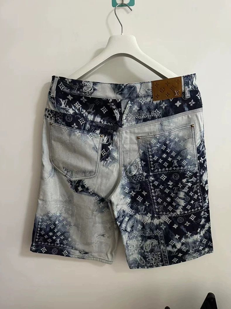 Louis Vuitton Louis Vuitton Tie-Dye Logo Denim Shorts Size US 34 / EU 50 - 2 Thumbnail
