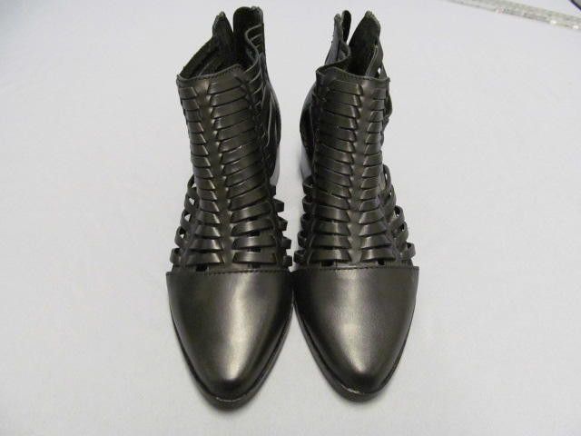 Treasure & Bond Treasure and Bond Black Heeled Ankle Boots with Zip Closure Size US 5.5 / IT 35.5 - 2 Thumbnail