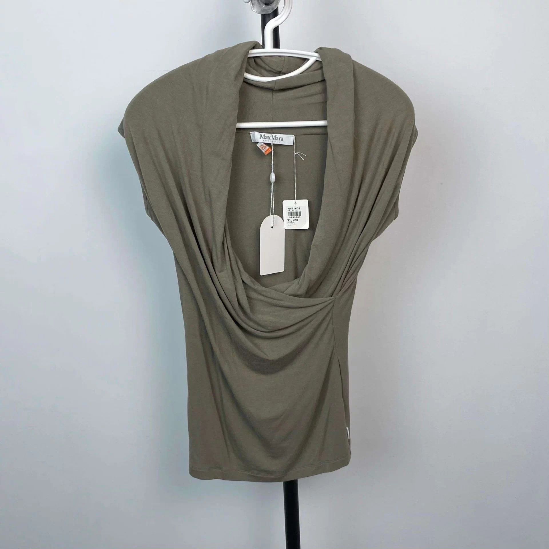 Max Mara MaxMara Deep V-neck short-sleeve 170 Size M / US 6-8 / IT 42-44 - 1 Thumbnail