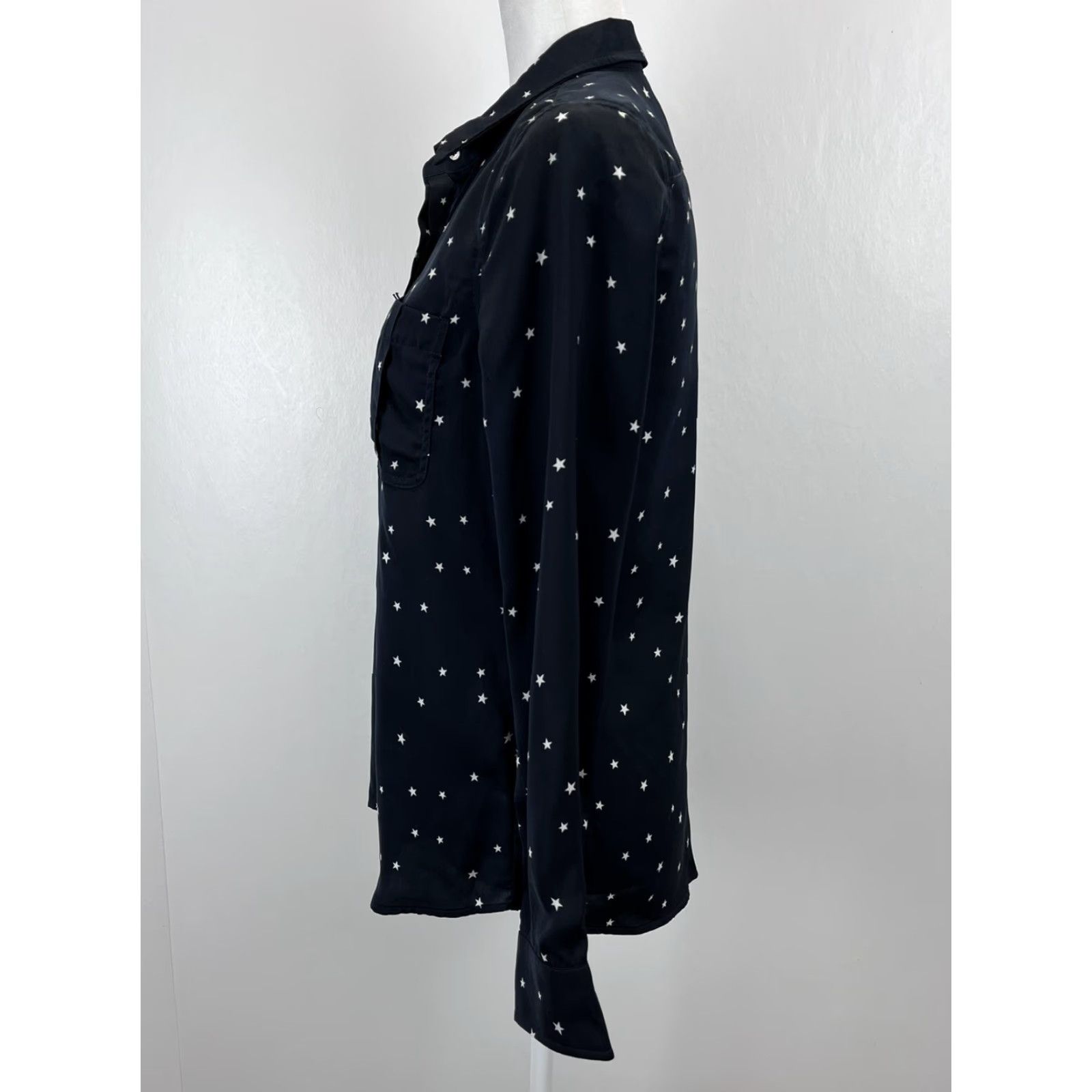 UNTUCKit UNTUCKit Button-Up Shirt Starlia Stars Navy 2 Pocket Womens Sz 4 Regular Button-Up Shirt Womens Navy Stars Giftable Casual Vintage no Size S / US 4 / IT 40 - 2 Thumbnail