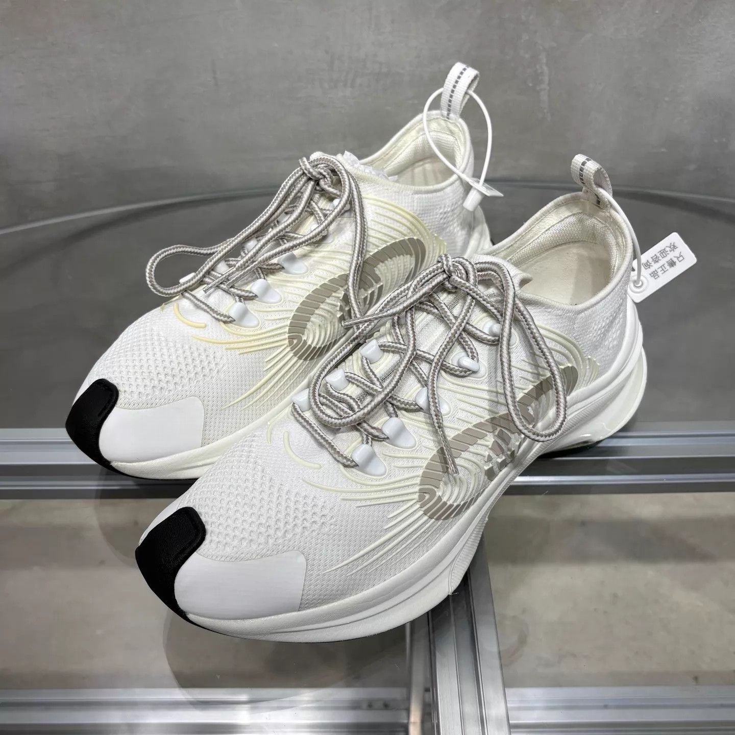 Gucci Gucci RUN White Sneakers 42.5 Size US 9.5 / EU 42-43 - 2 Thumbnail