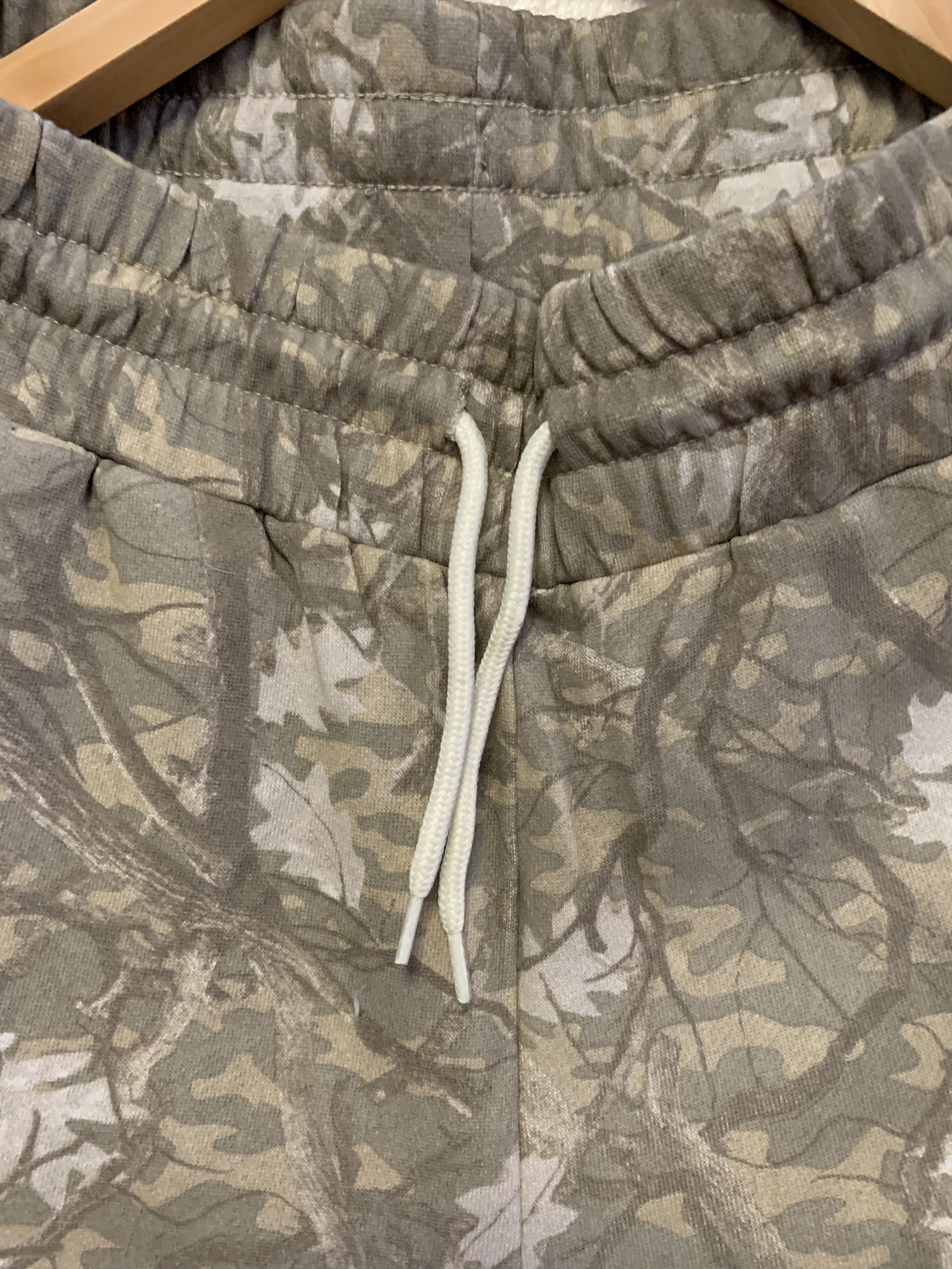 Other PALE FOREST CAMO PRINT Sweats ⊛ GREEN/BEIGE/WHITE ⊛ New Size US 31 - 8 Thumbnail