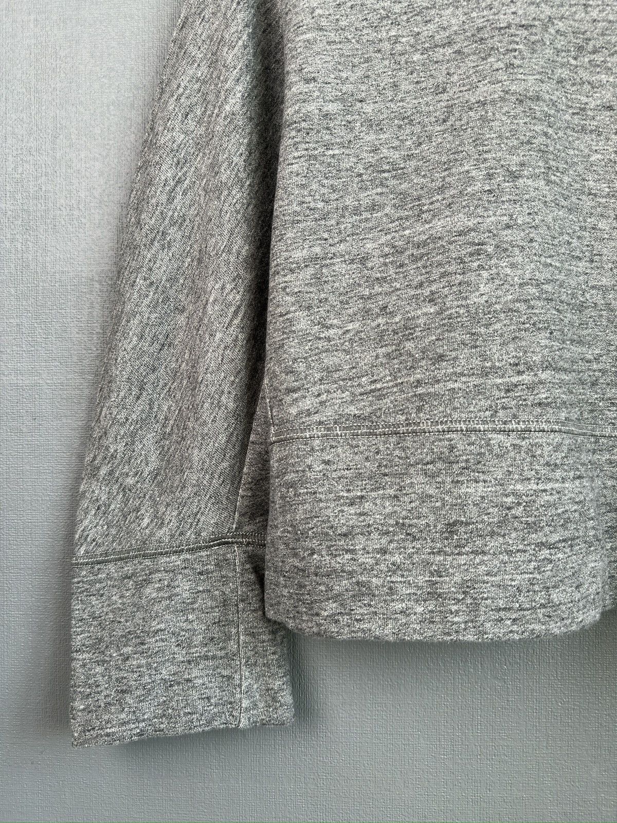 Dsquared2 DSQUARED2 Cropped Boxy Fit Grey Sweatshirt Small Logo Size XS / US 0-2 / IT 36-38 - 7 Thumbnail