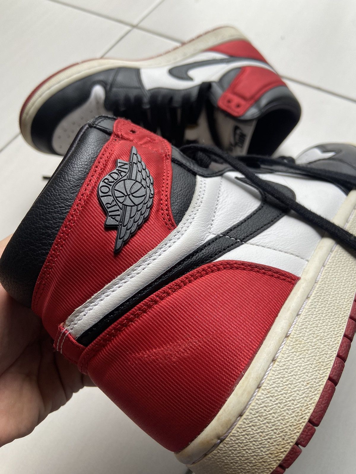 Jordan Brand × NBA × Nike Air Jordan 1 Satin Black Toe Size US 7.5 / EU 40-41 - 2 Thumbnail