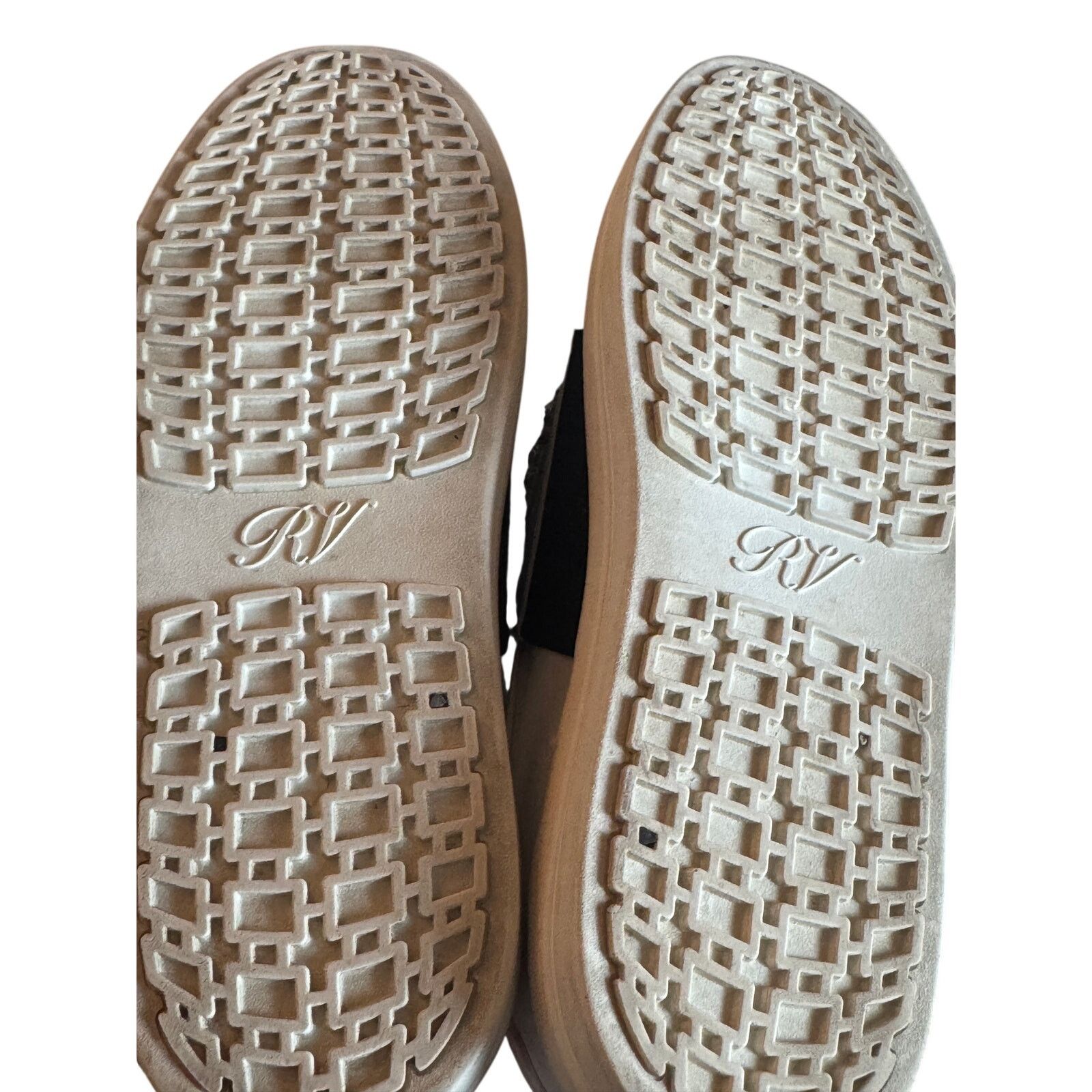 Roger Vivier Roger Vivier Crystal Buckle Sneakers in White Leather Size US 7.5 / IT 37.5 - 5 Thumbnail