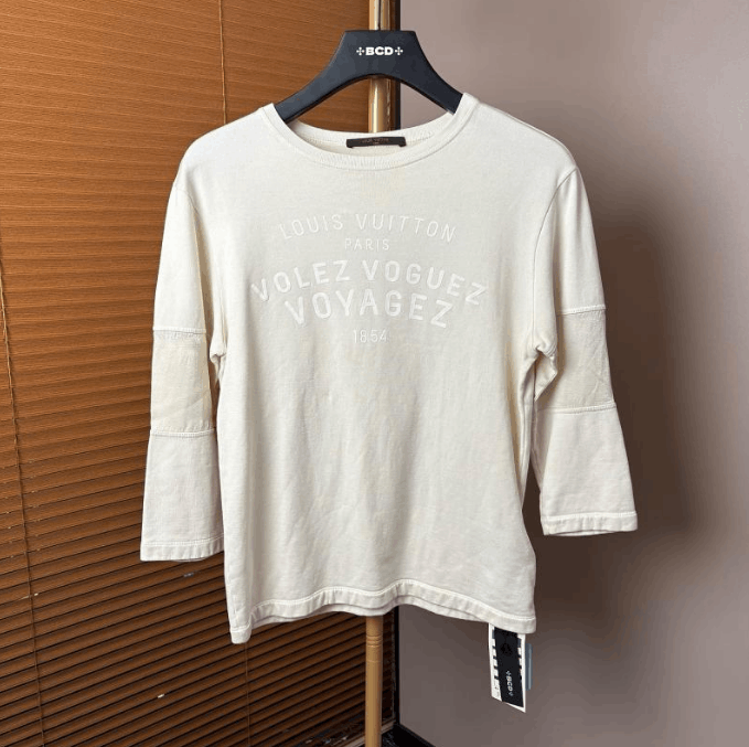 Louis Vuitton Louis Vuitton Long Sleeve T-shirt Size US S / EU 44-46 / 1 - 6 Thumbnail