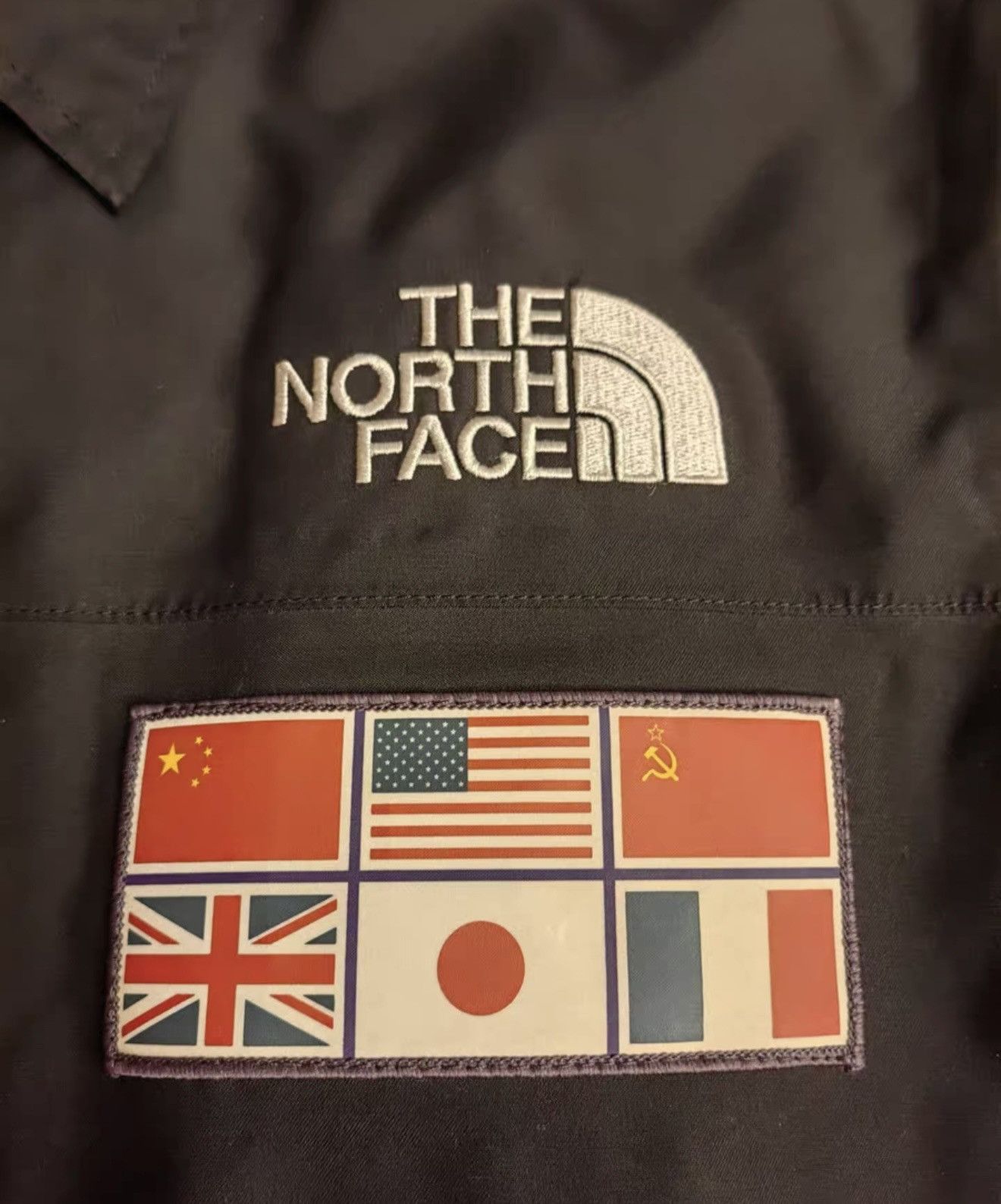 Supreme × The North Face Supreme tnf 14ss north face expedition coach flag jacket Size US M / EU 48-50 / 2 - 3 Thumbnail