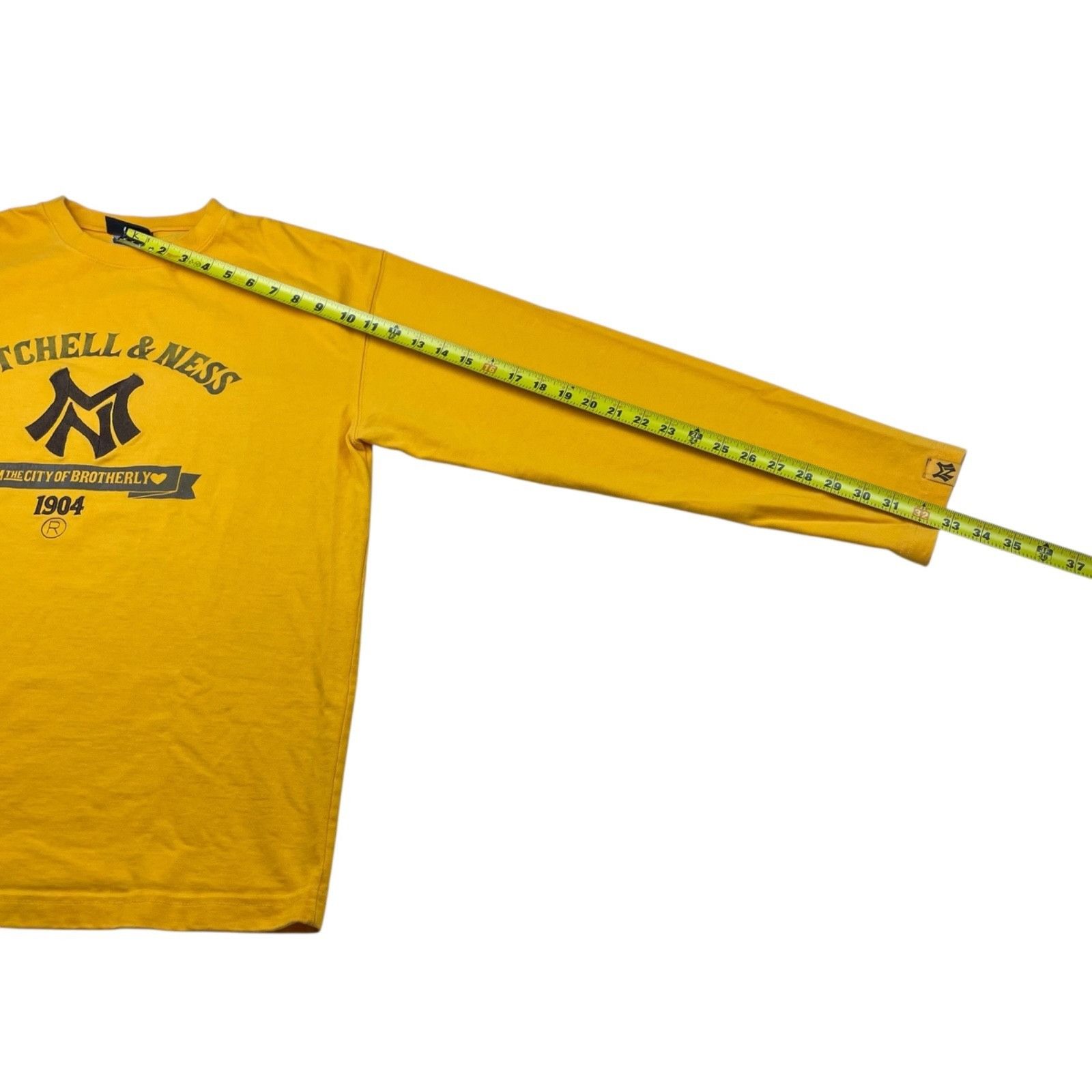Mitchell & Ness Mitchell & Ness Men's 100% Cotton Embroidered L/S T-Shirt Ye Size US L / EU 52-54 / 3 - 7 Thumbnail
