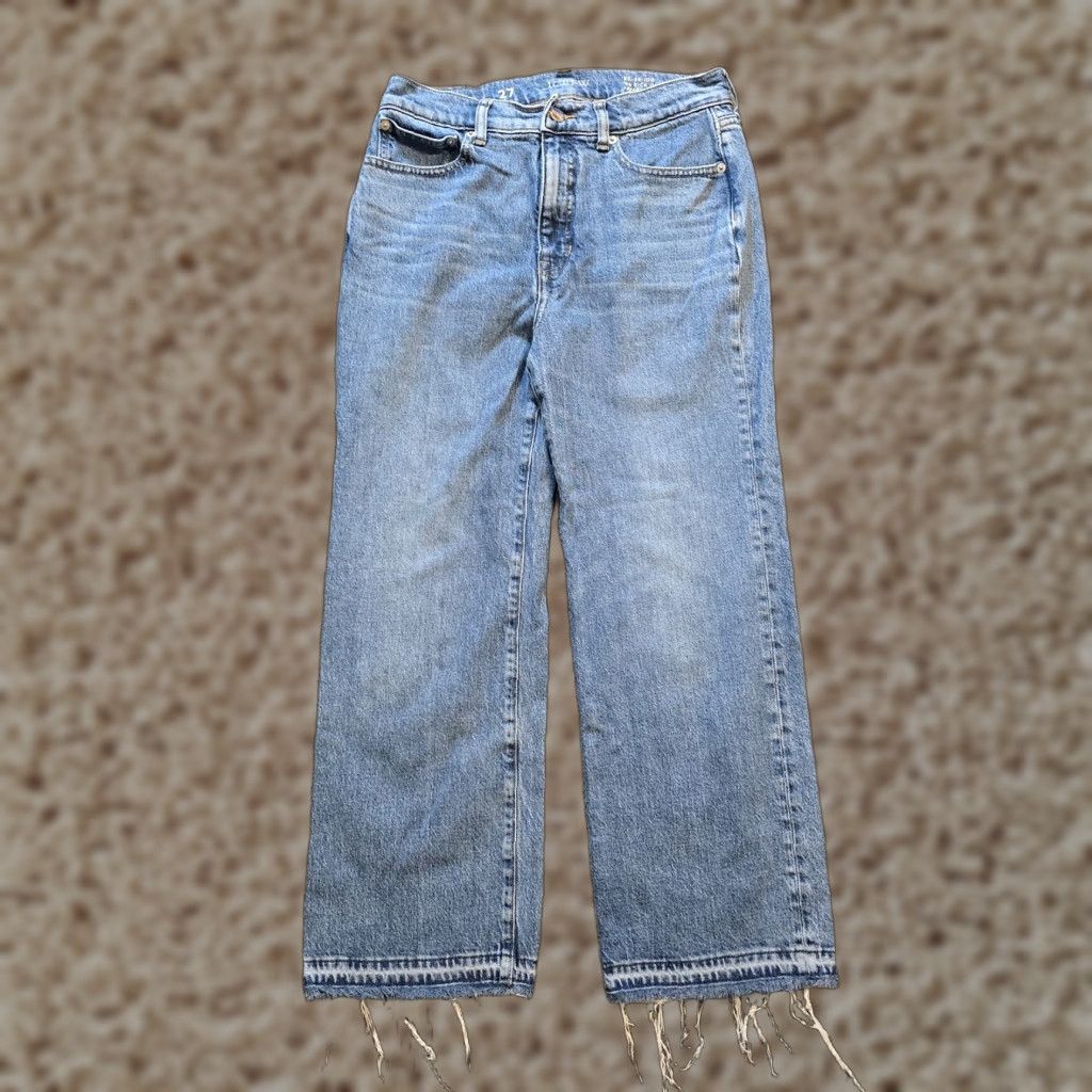 J.Crew VINTAGE? No - J.CREW Jeans Womens 27 Baggy Light Wash Raw Hem Cropped Casual Capsule 5-Pocket Denim Regular Modern 26 Inseam Blue Womens Size 27" / US 4 / IT 40 - 1 Thumbnail