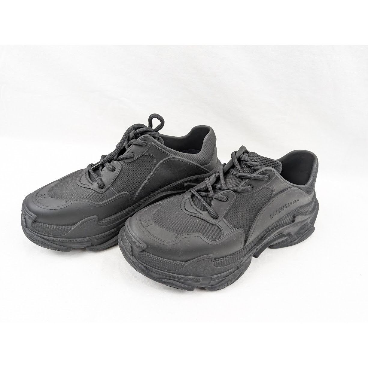 Balenciaga o1rshd1 Molded Triple S Sneakers in Black Size US 11 / EU 44 - 18 Thumbnail