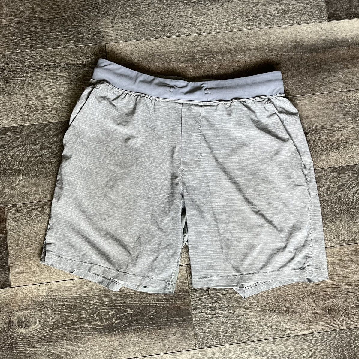 Lululemon Lululemon T.H.E. Short Light Grey Athletic Shorts Size Large Size US 32 / EU 48 - 2 Thumbnail