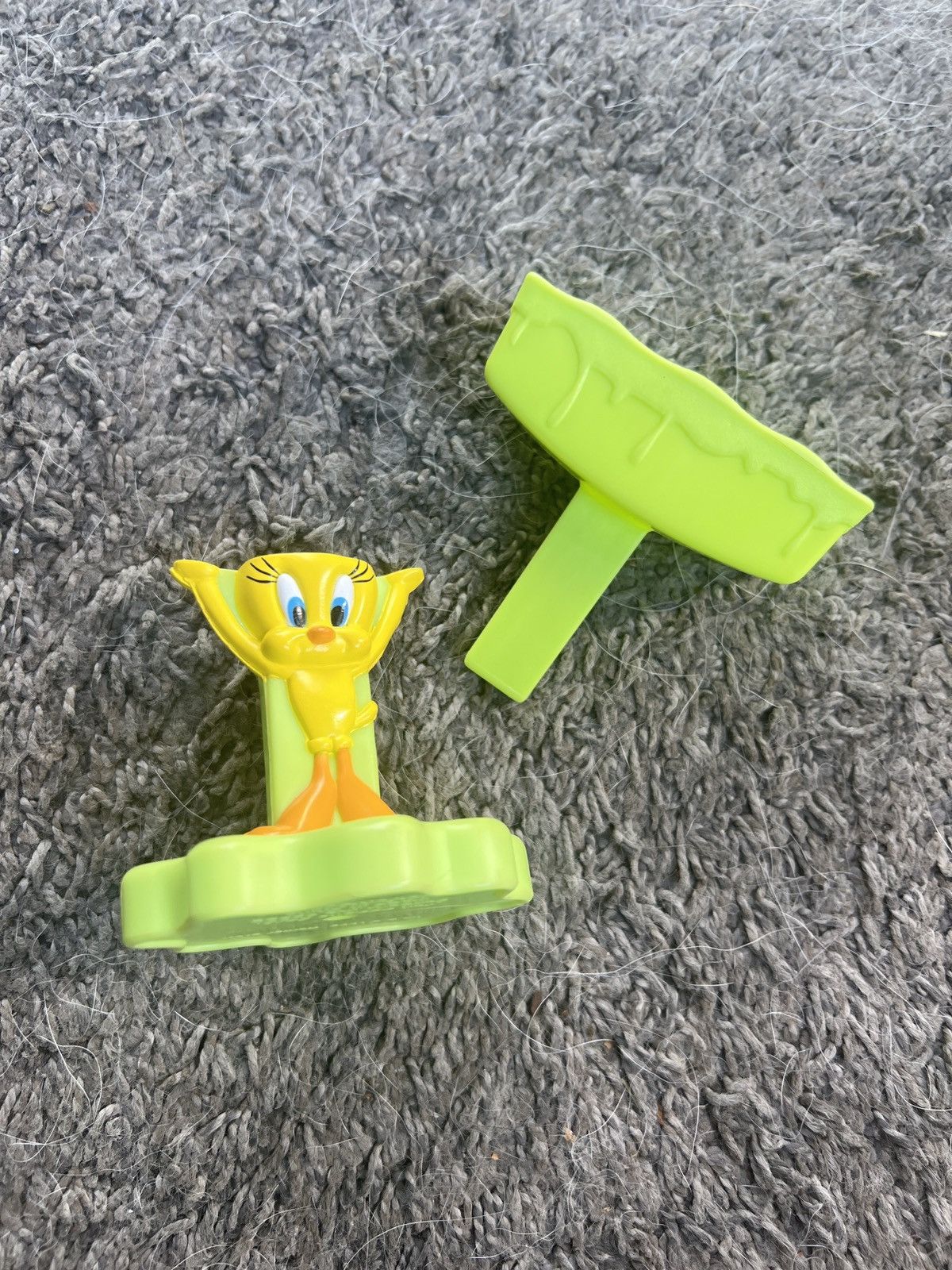 Warner Bros 1998 Warner Bros. Looney Tunes Tweety Popsicle Maker Size ONE SIZE - 2 Thumbnail