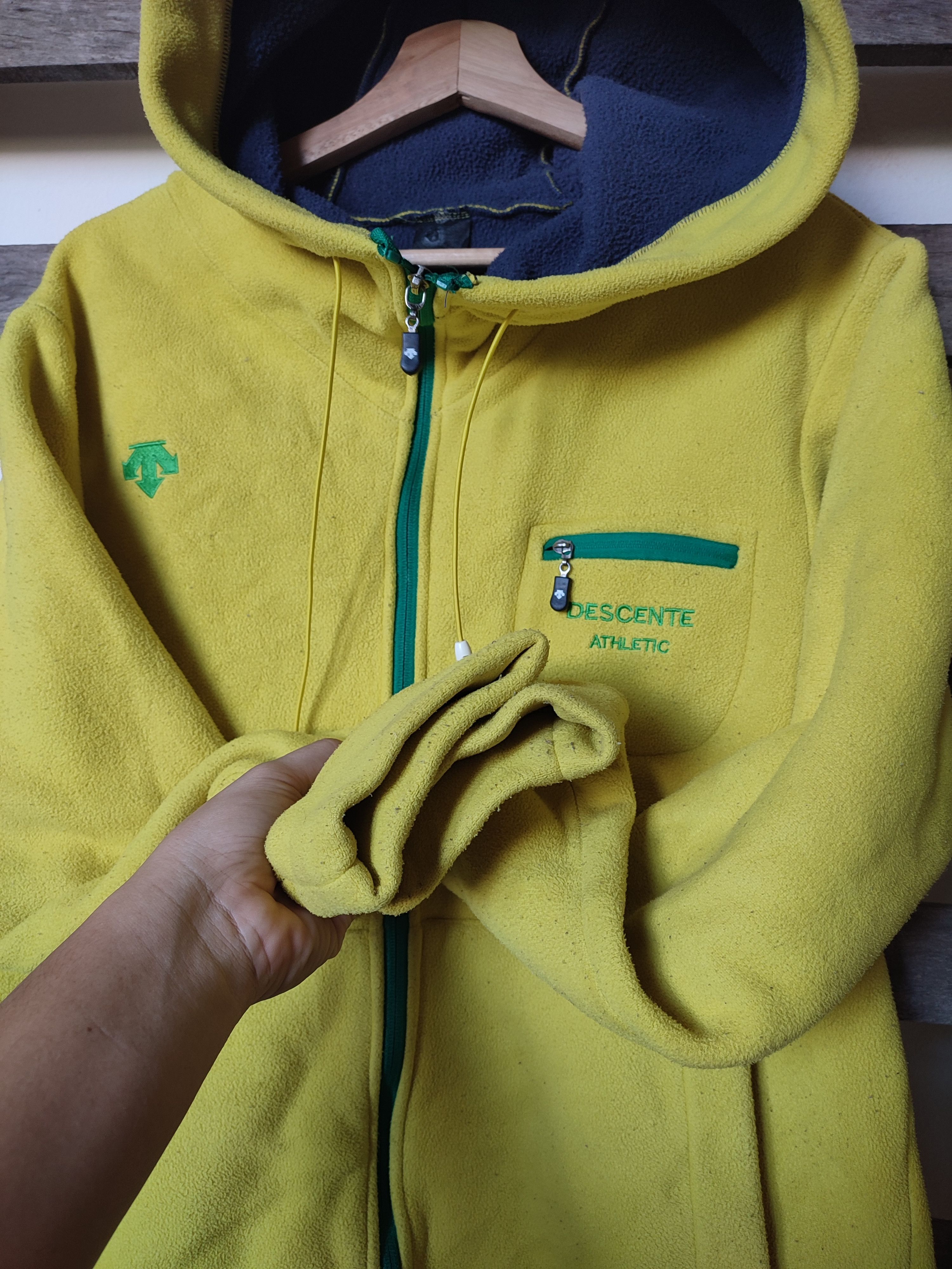 Descente 90s DESCENTE ATHLETIC FLEECE HOODIES Size US M / EU 48-50 / 2 - 8 Thumbnail
