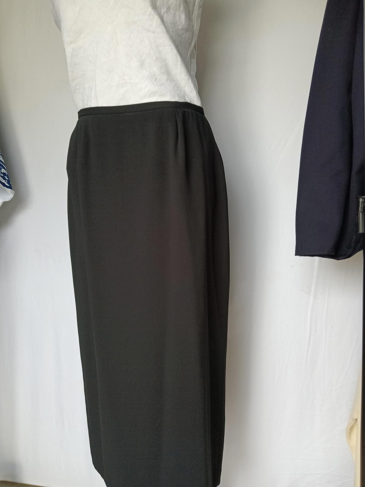 Designer Elegant Black Maxi Skirt by Valerie Stevens Petite Size 32" / US 10 / IT 46 - 2 Thumbnail