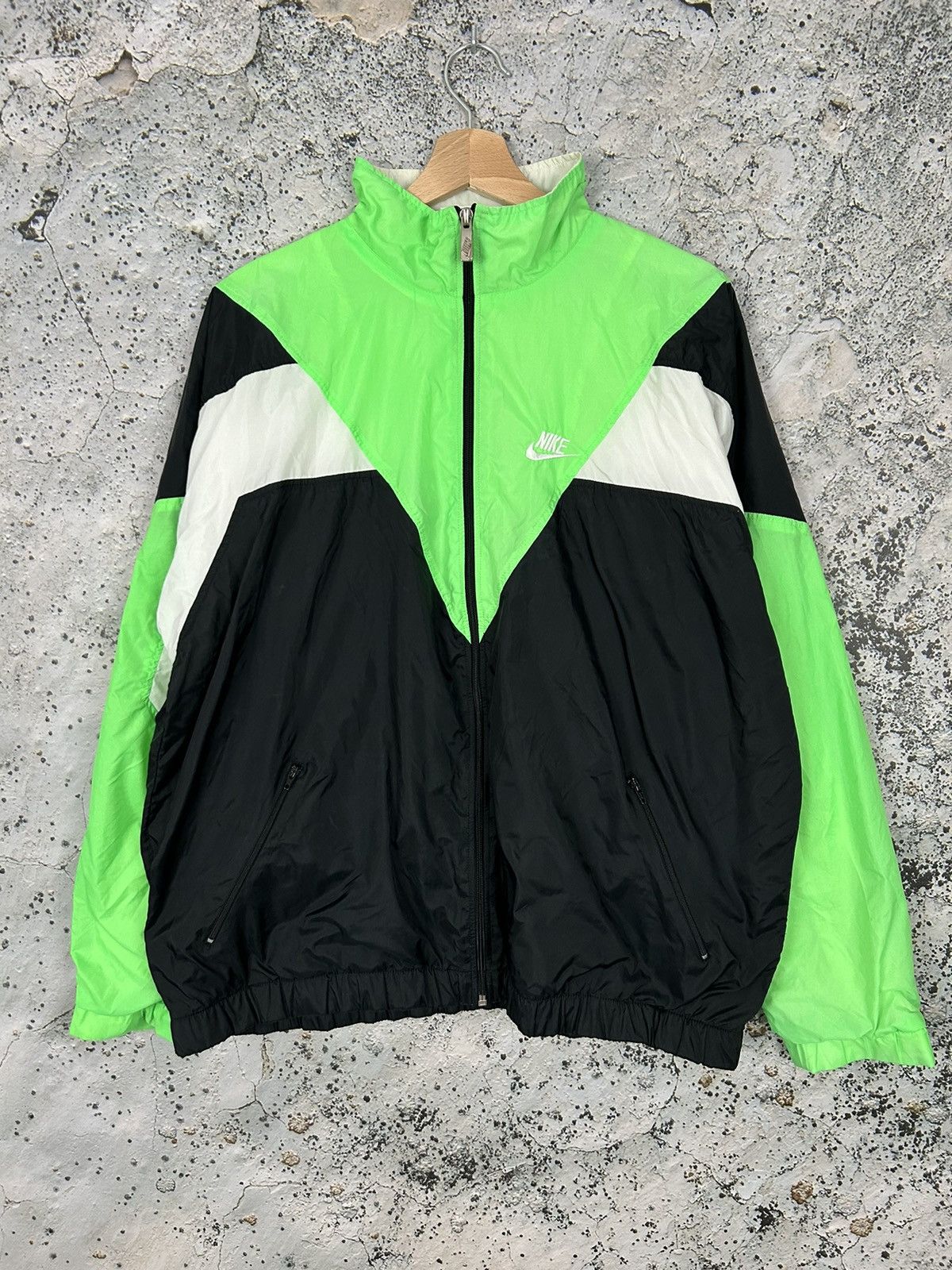 Nike Vintage Nike Grey Tag Nylon Track Light Jacket 90s Size US L / EU 52-54 / 3 - 1 Thumbnail