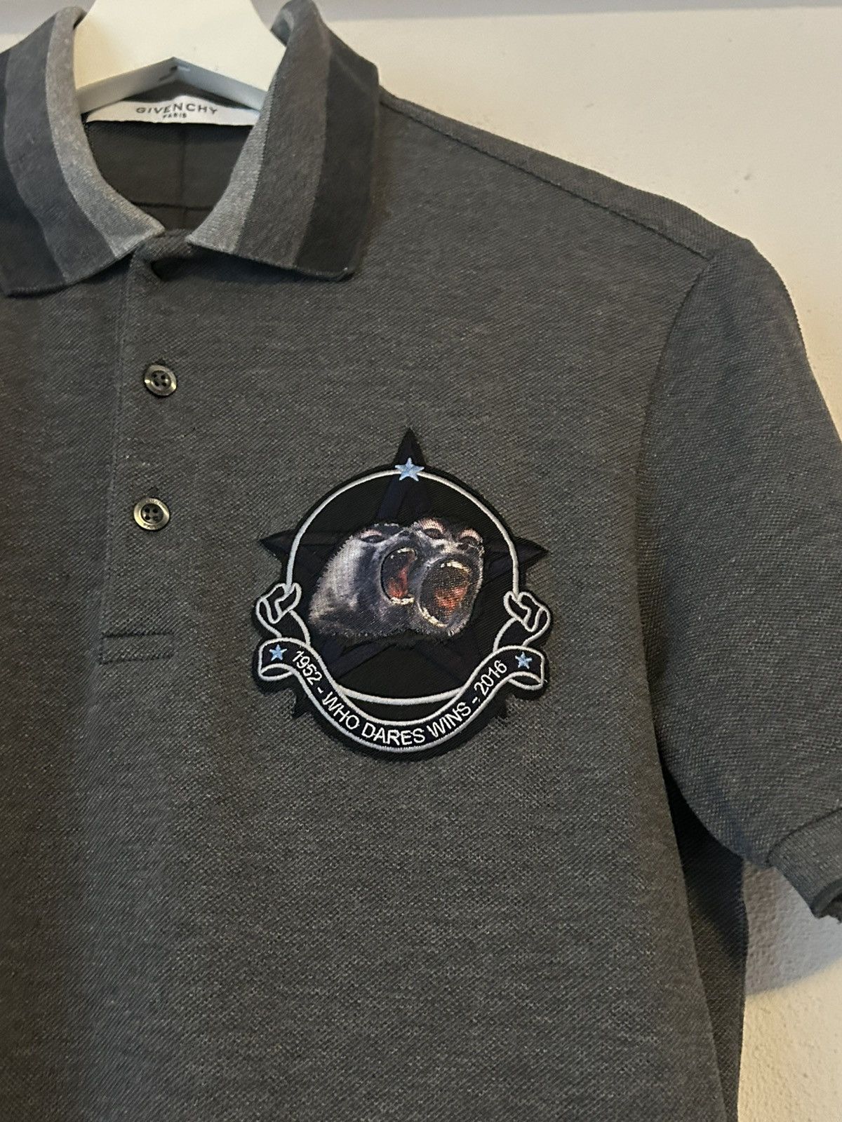 Givenchy Gray Polo with Who Dares Wins Monkey Embroidered Patch Size US S / EU 44-46 / 1 - 3 Thumbnail